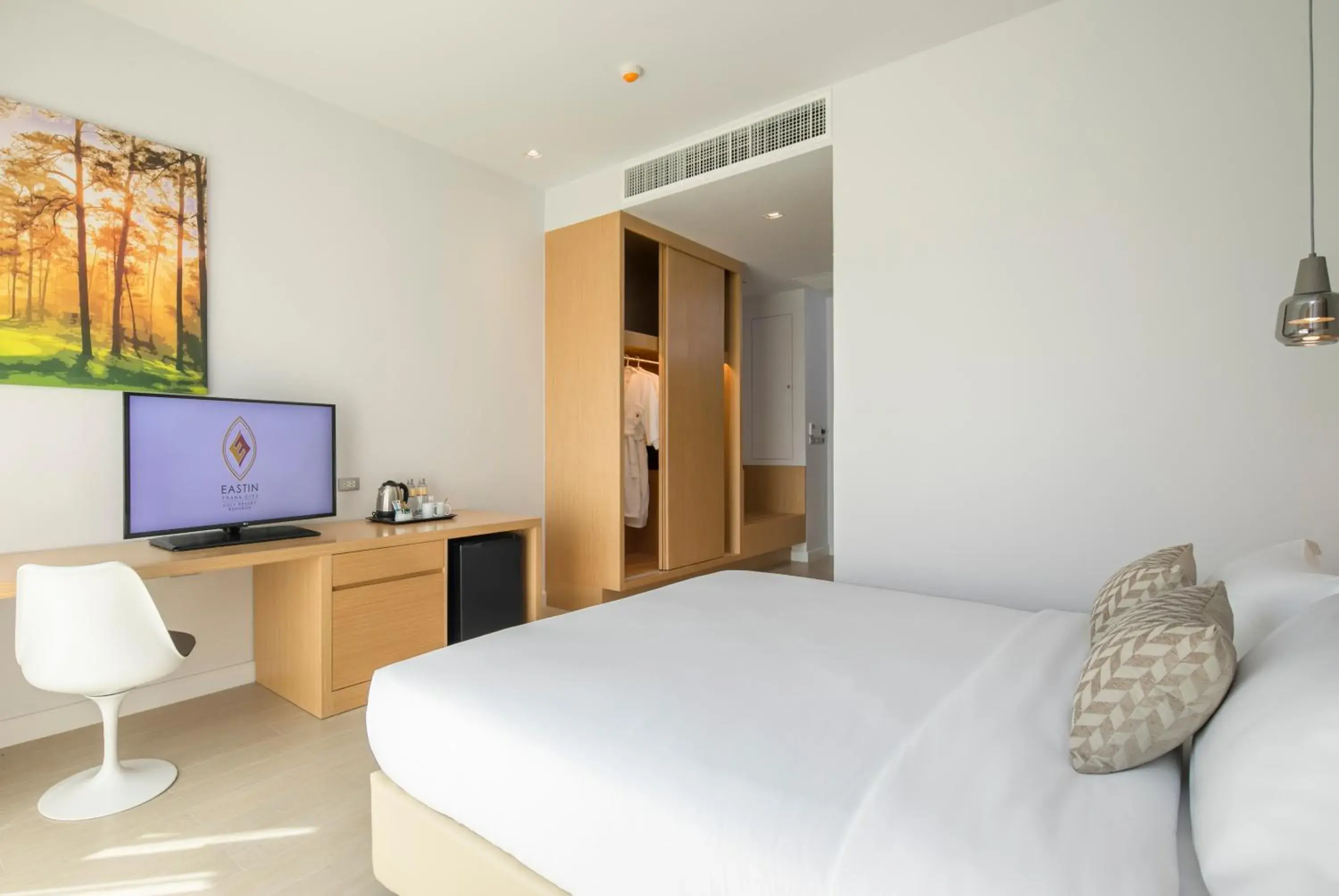 Terrace Golf Course View - Free Shuttle Airport Drop off in Eastin Thana City Golf Resort Bangkok Terrace Golf Course View - Free Shuttle Airport Drop off in Eastin Thana City Golf Resort Bangkok