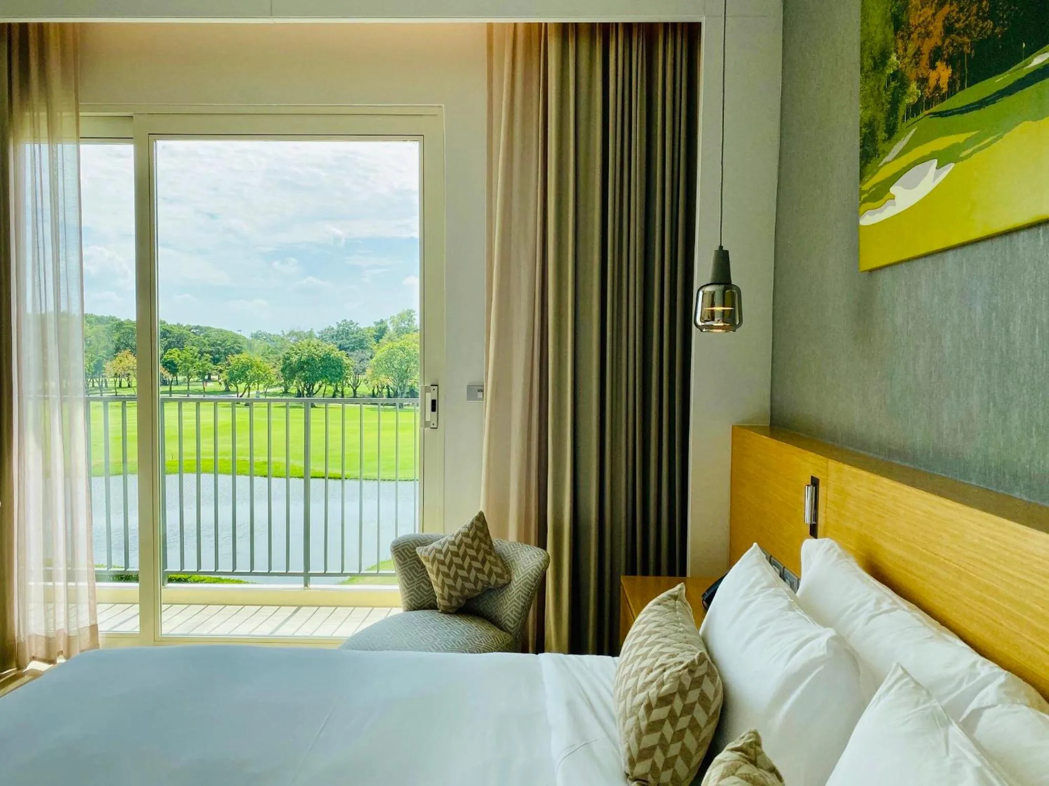 Bedroom, Bed in Eastin Thana City Golf Resort Bangkok