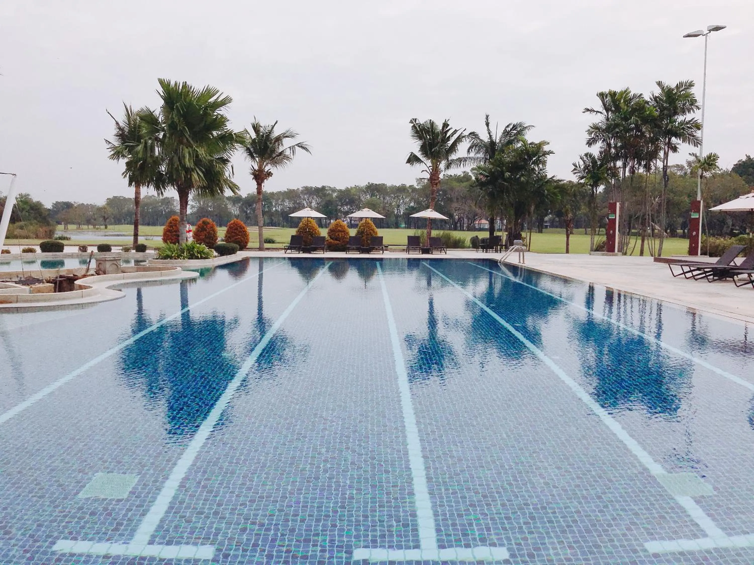 Swimming pool in Eastin Thana City Golf Resort Bangkok