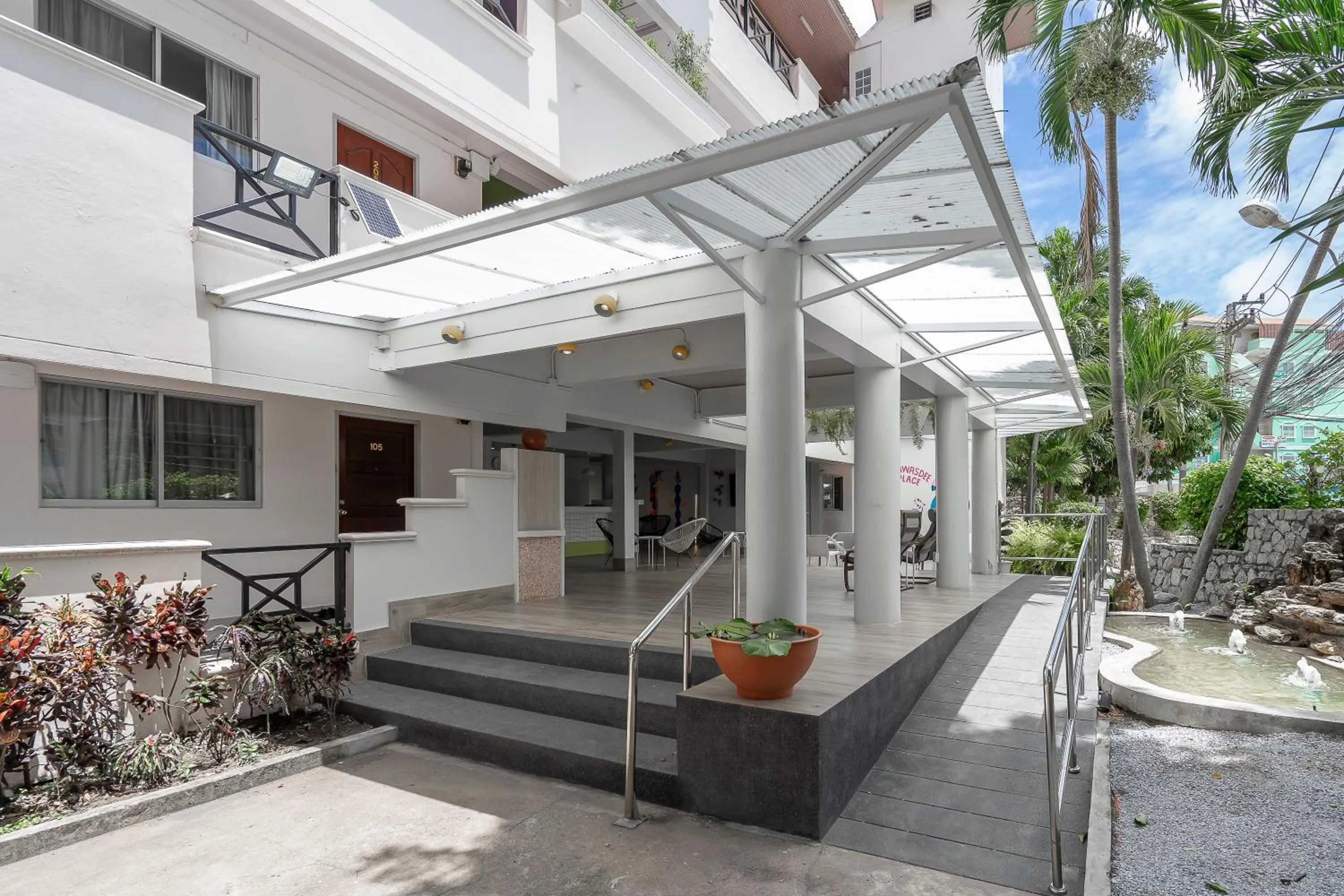 Facade/entrance in Sawasdee Place