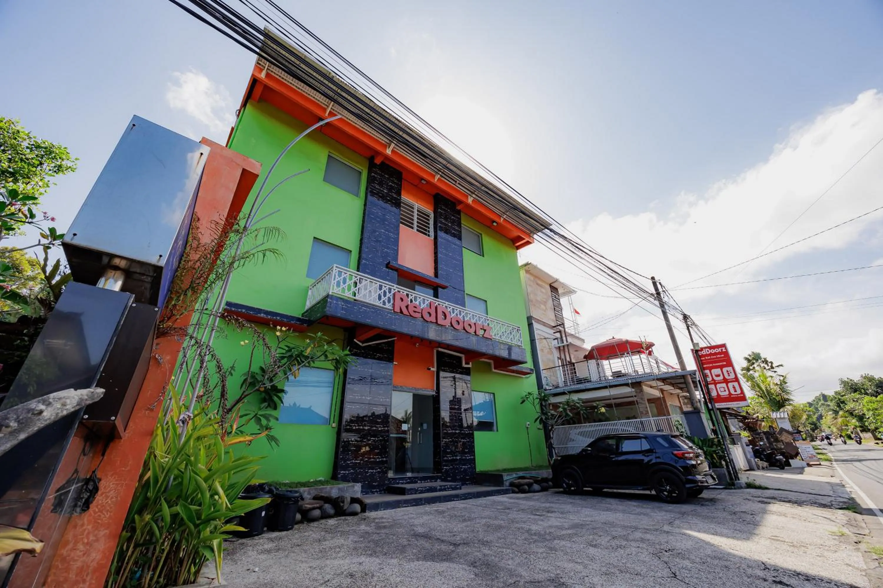 Facade/entrance in RedDoorz near Ubud Village
