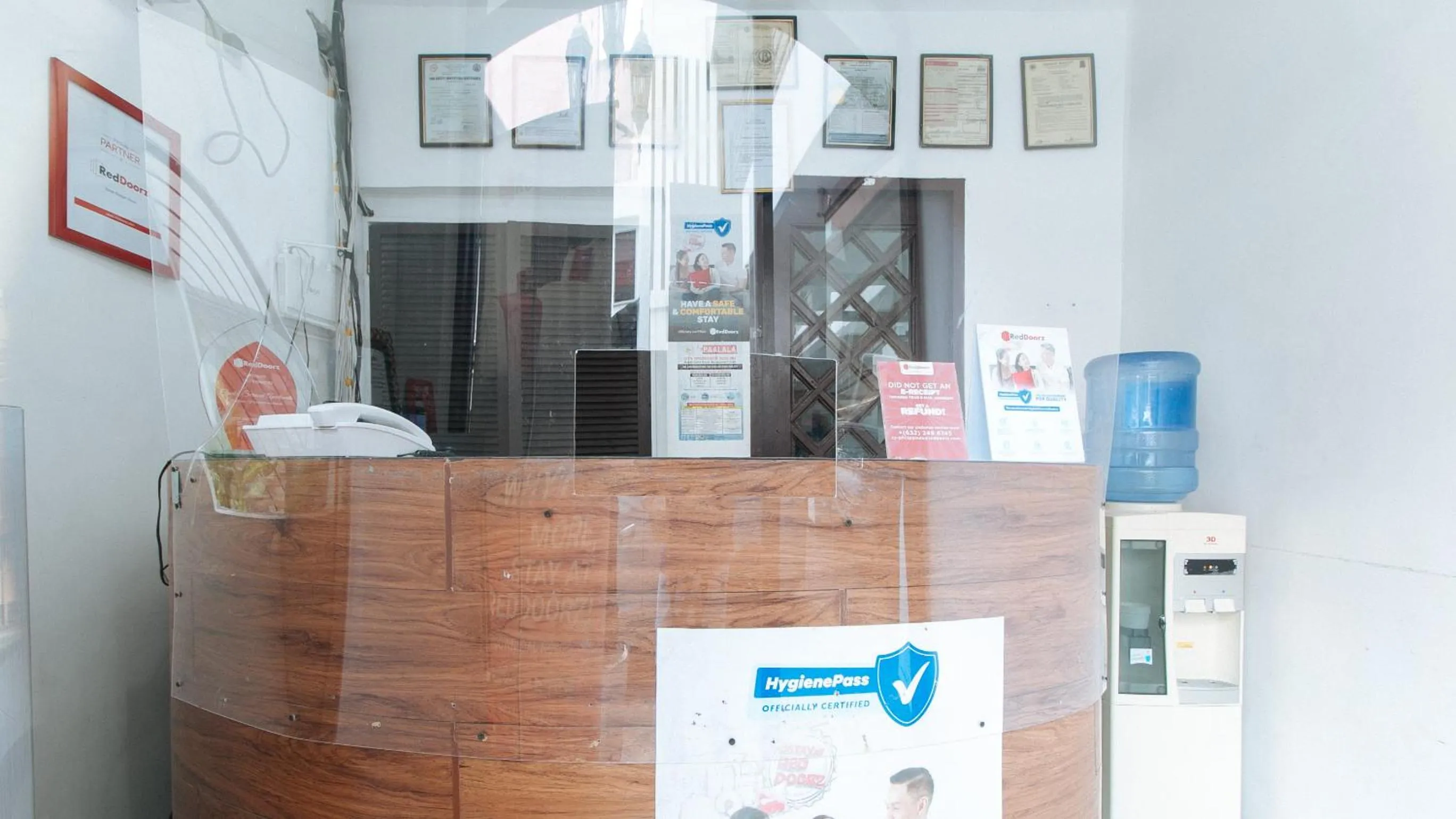 Lobby or reception in RedDoorz at San Antonio Makati