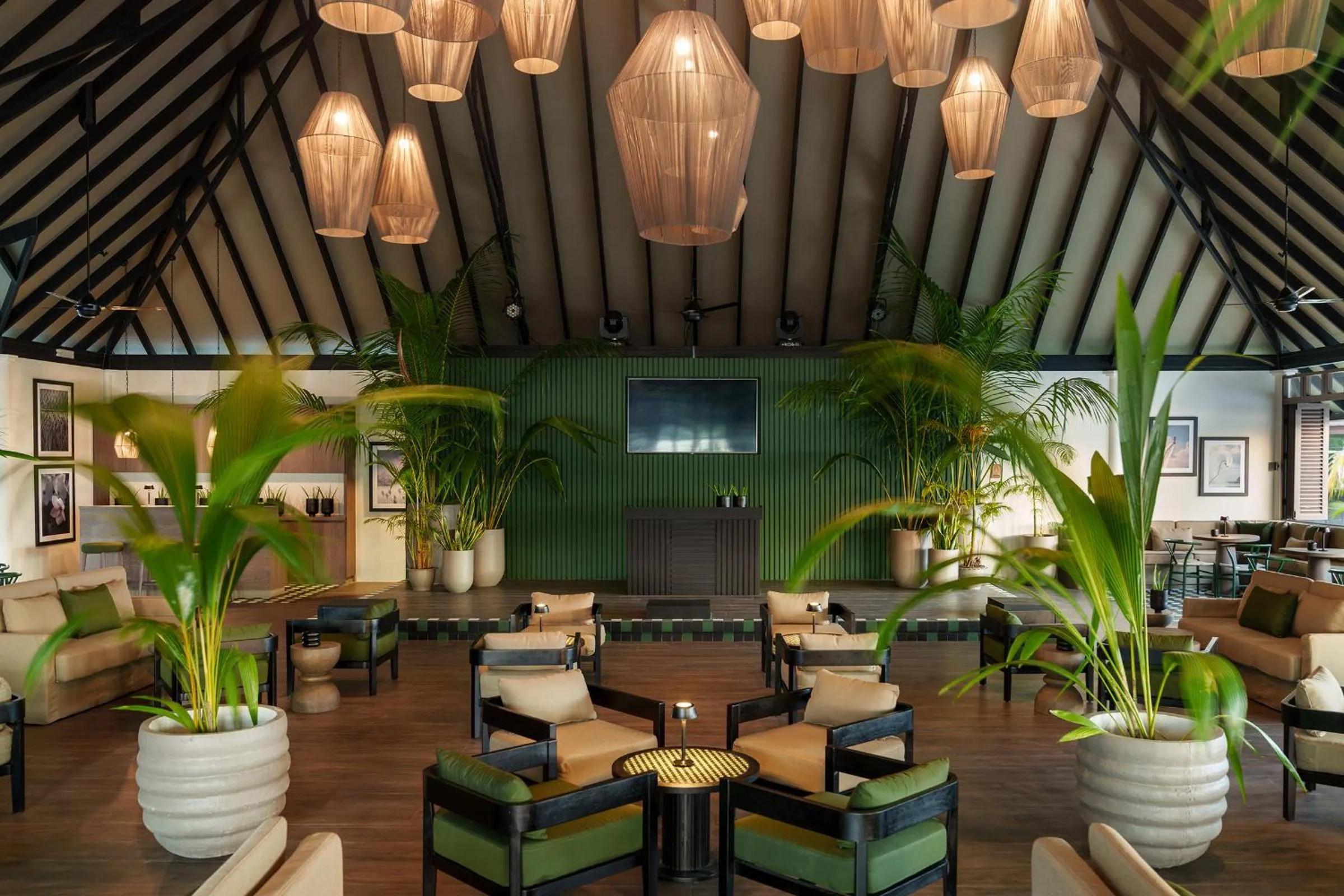 Lounge or bar in Sun Siyam Olhuveli