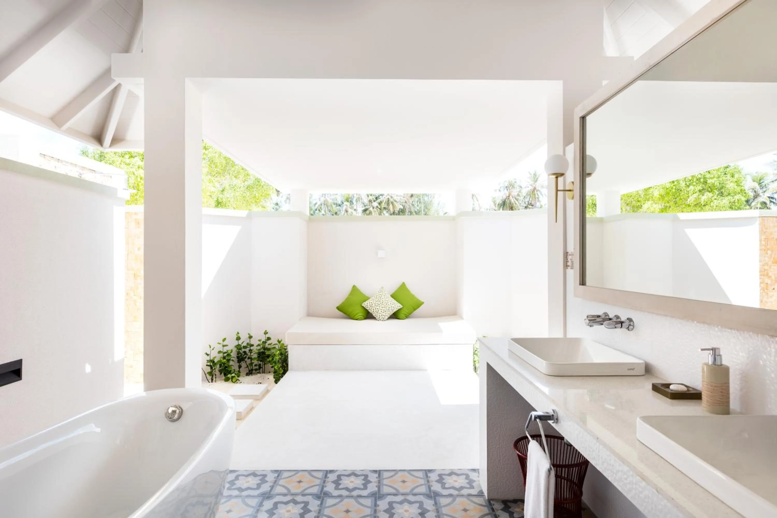 Bathroom, Bed in Sun Siyam Olhuveli