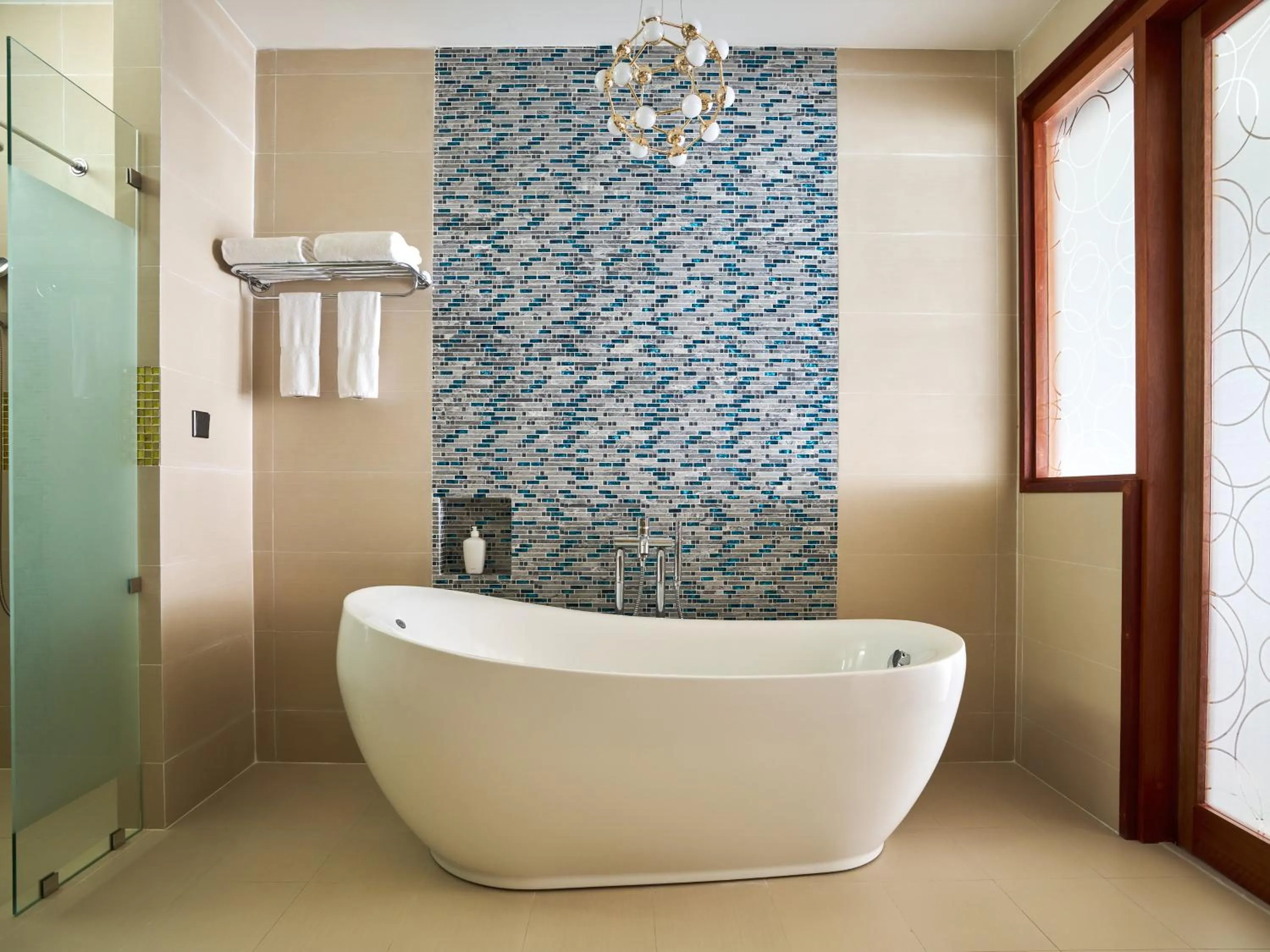 Shower in Sun Siyam Olhuveli