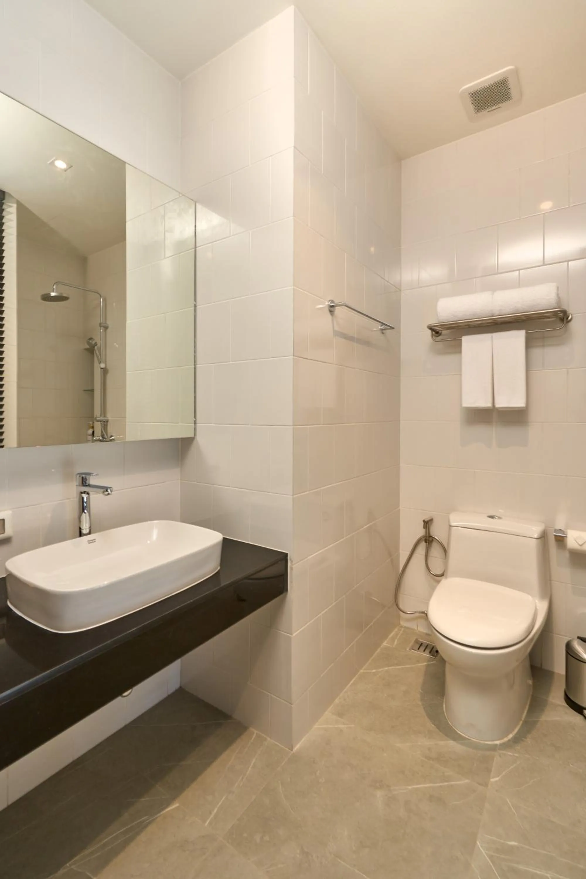 Bathroom in Red Door Samsen Hotel, Bangkok