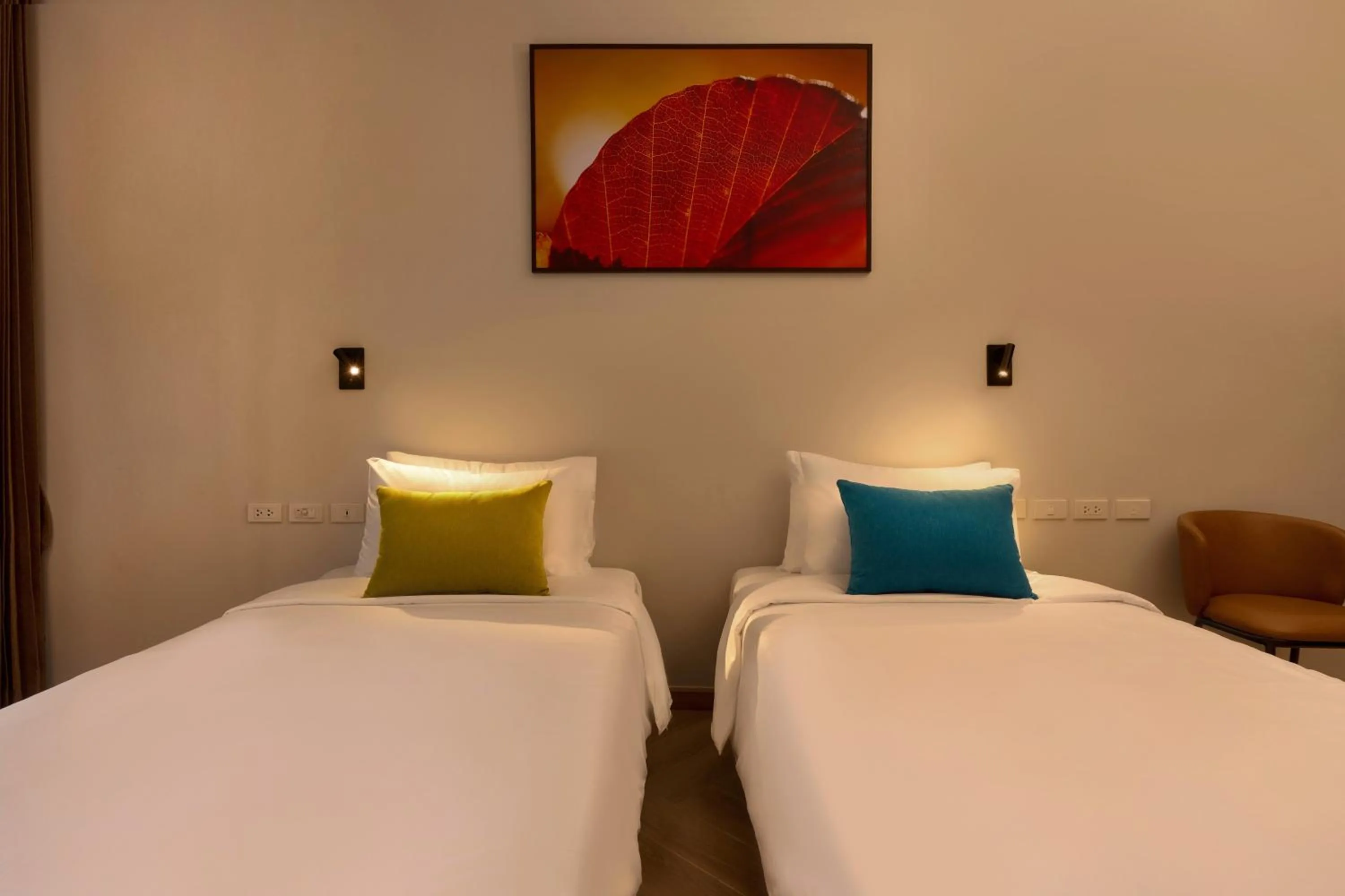 Bedroom, Bed in Red Door Samsen Hotel, Bangkok