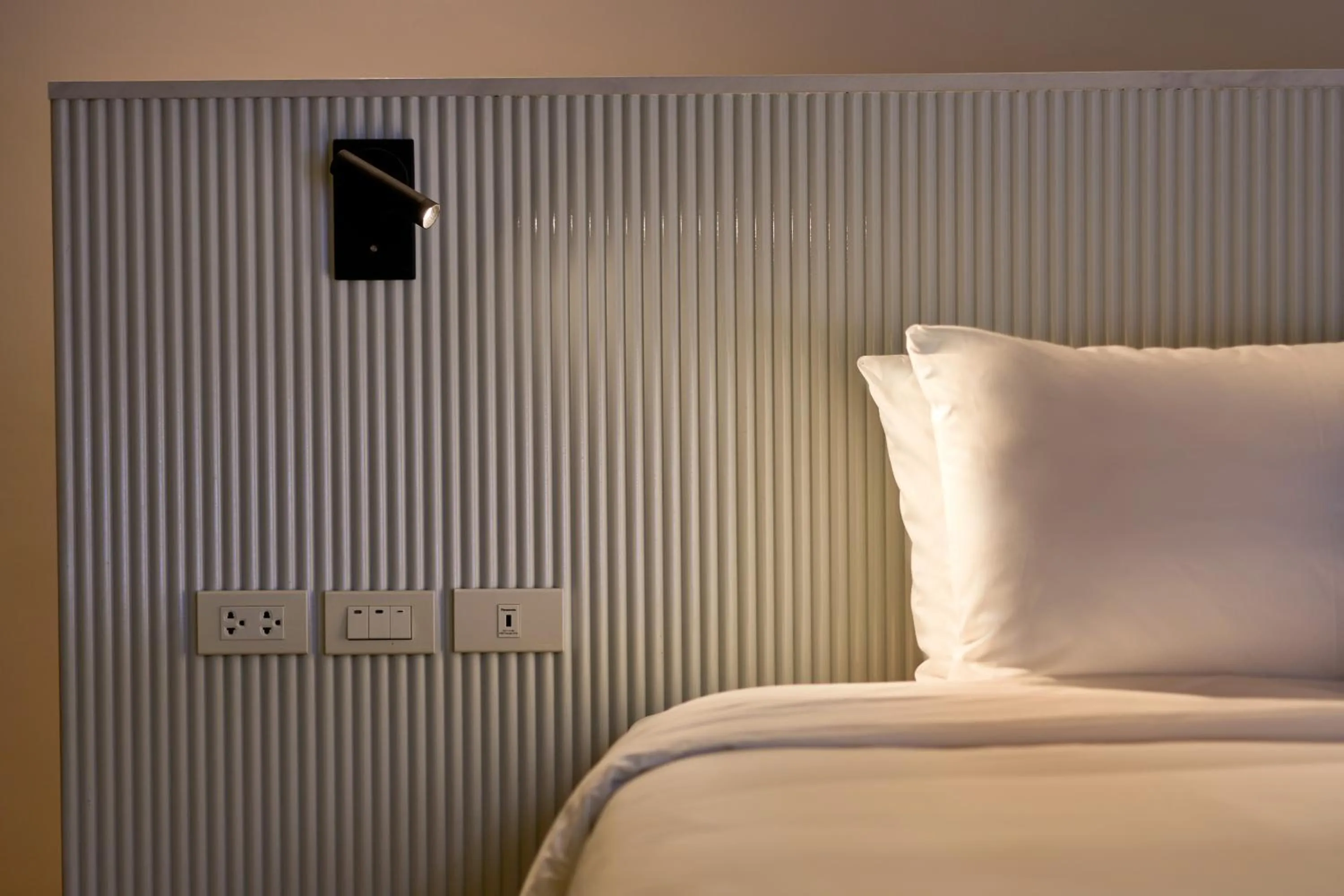 Bedroom, Bed in Red Door Samsen Hotel, Bangkok