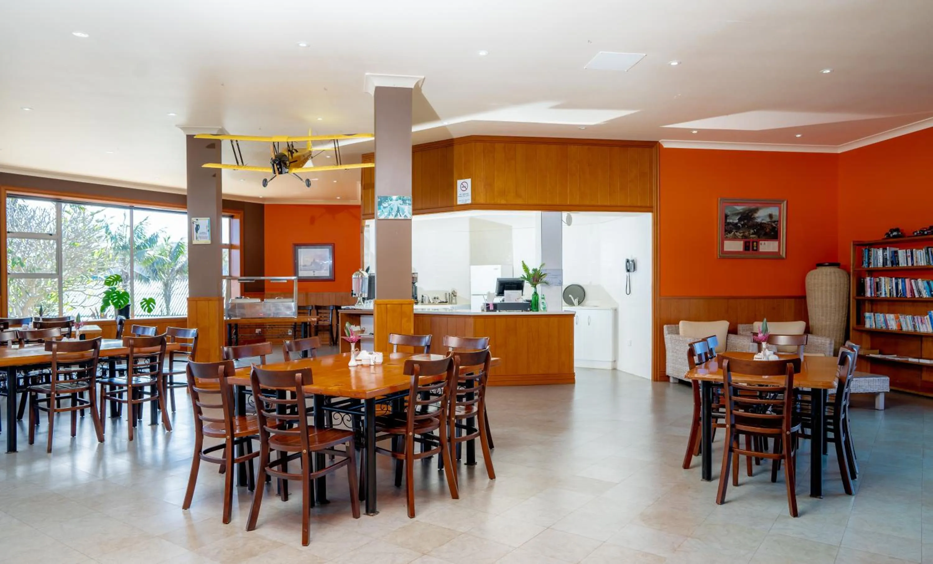 Restaurant/places to eat in South Pacific Resort Hotel