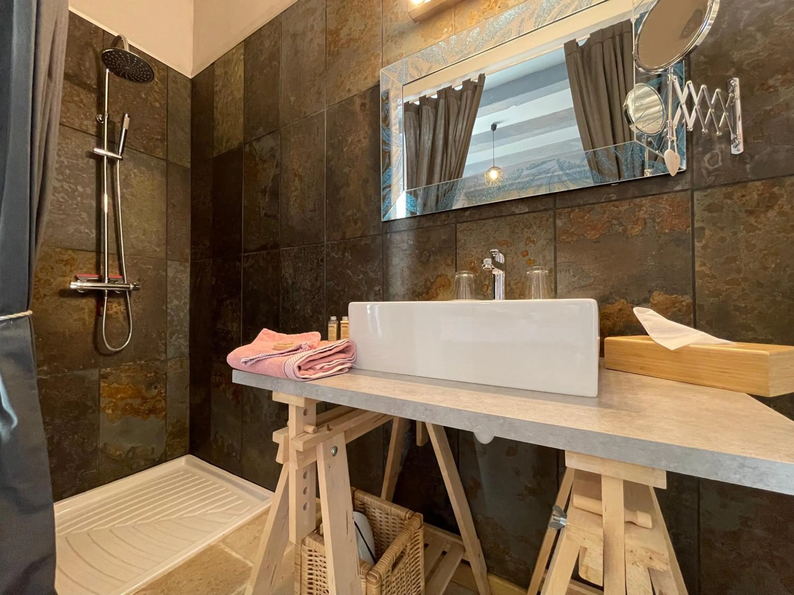 Bathroom in La Ferme Buissonnière
