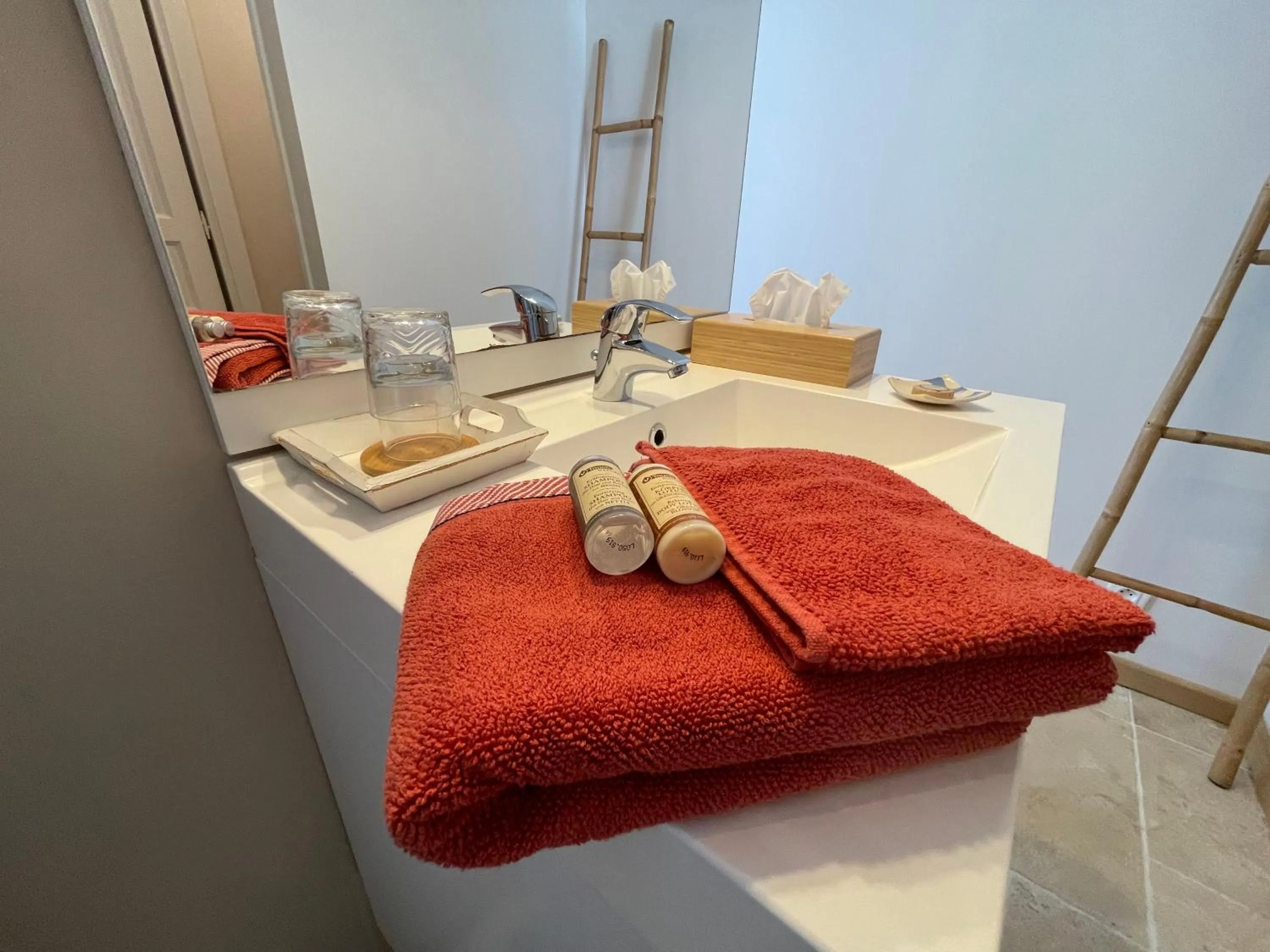 Bathroom in La Ferme Buissonnière
