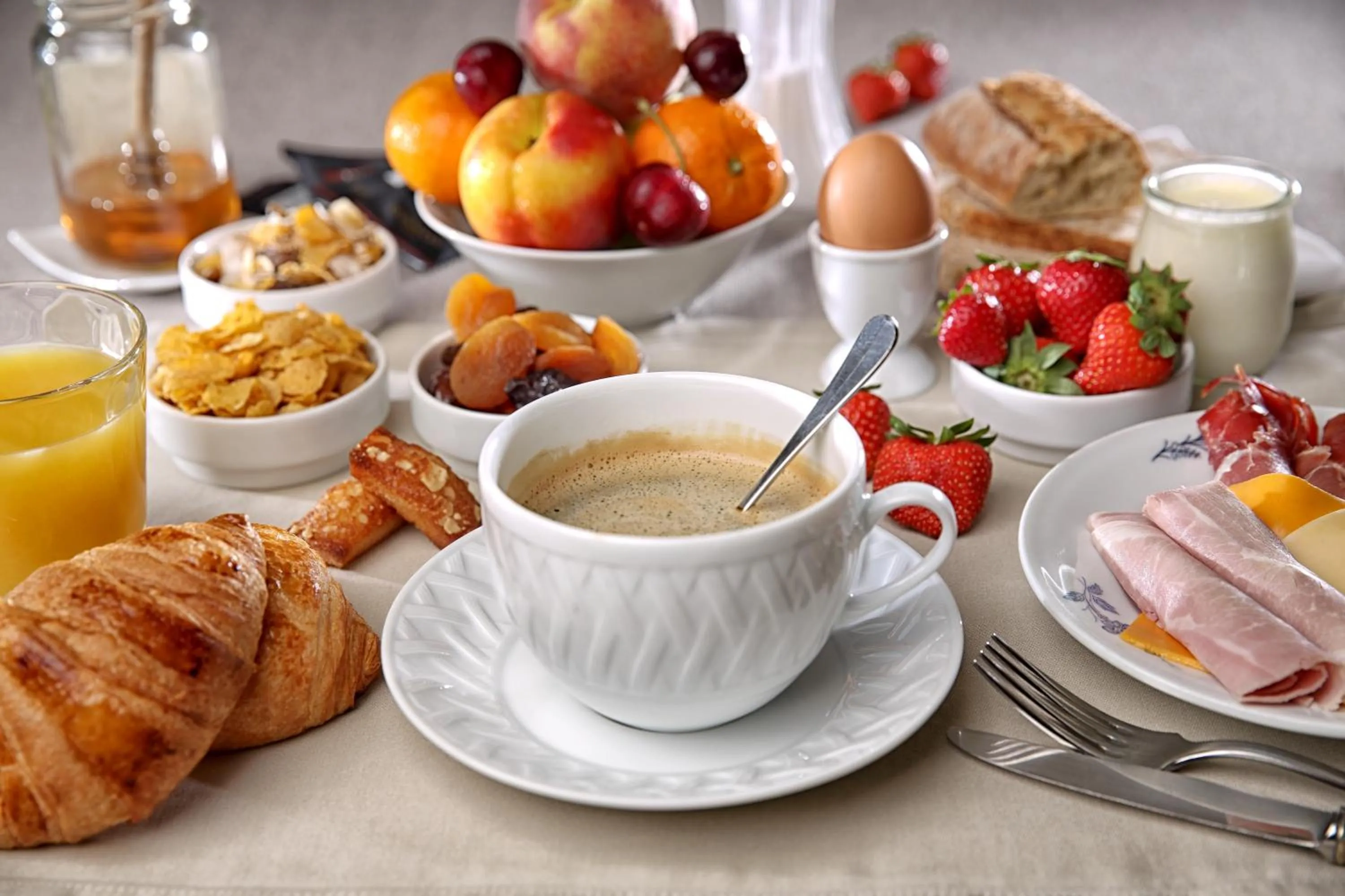 Breakfast in Hotel Restaurant Charbonnel