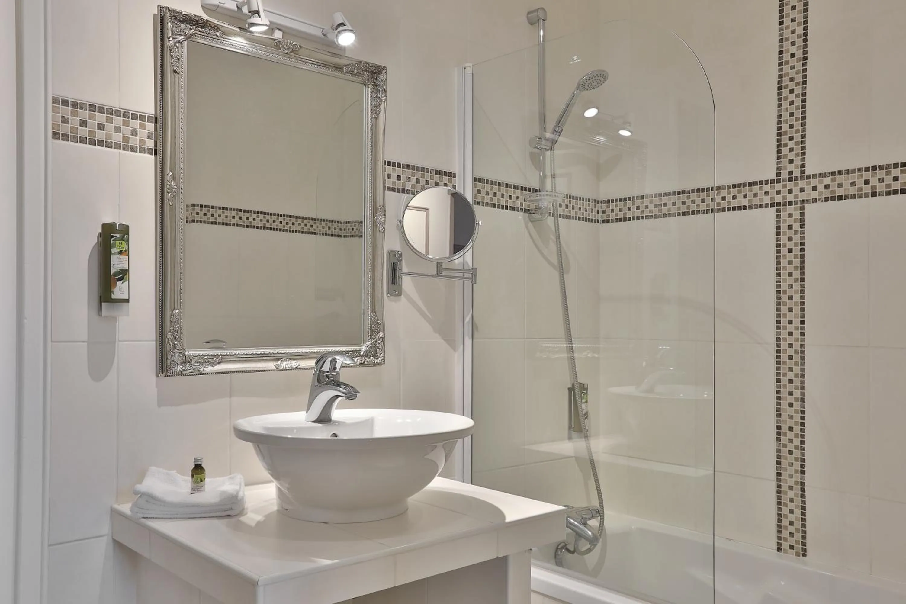 Bathroom in Hotel Restaurant Charbonnel