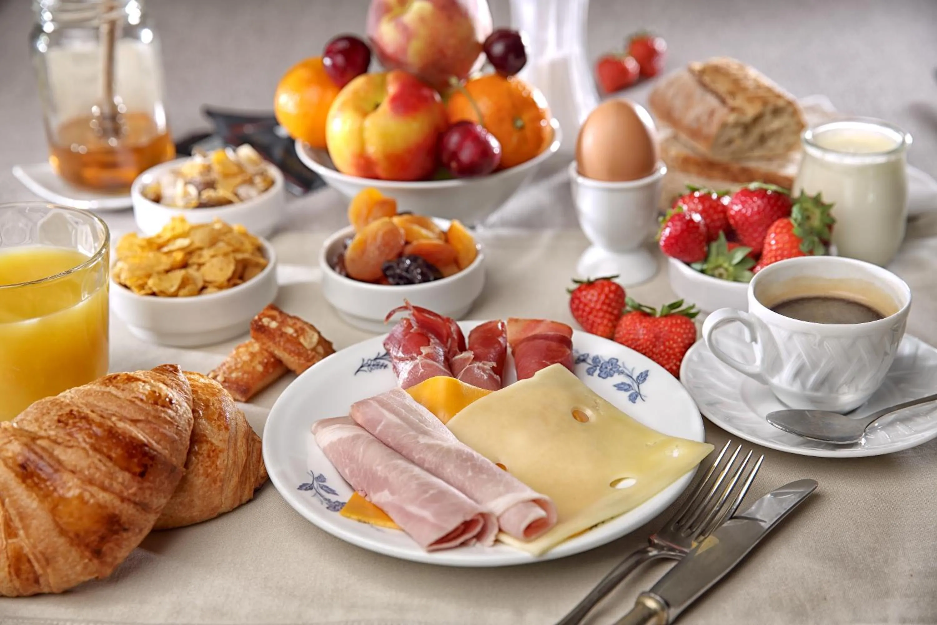 Breakfast in Hotel Restaurant Charbonnel