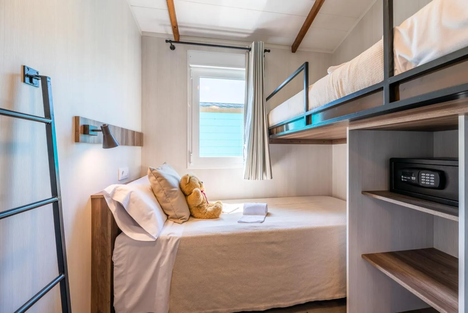 bunk bed, Bed in La Siesta Salou Resort & Camping