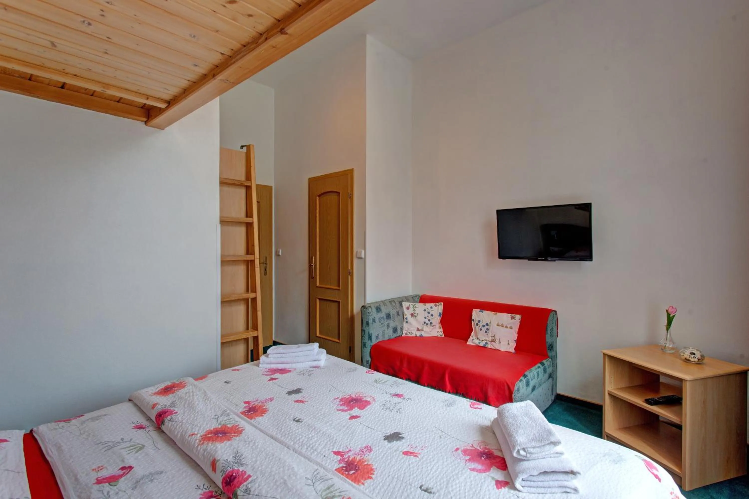 Decorative detail, Bed in Penzion U Vlka