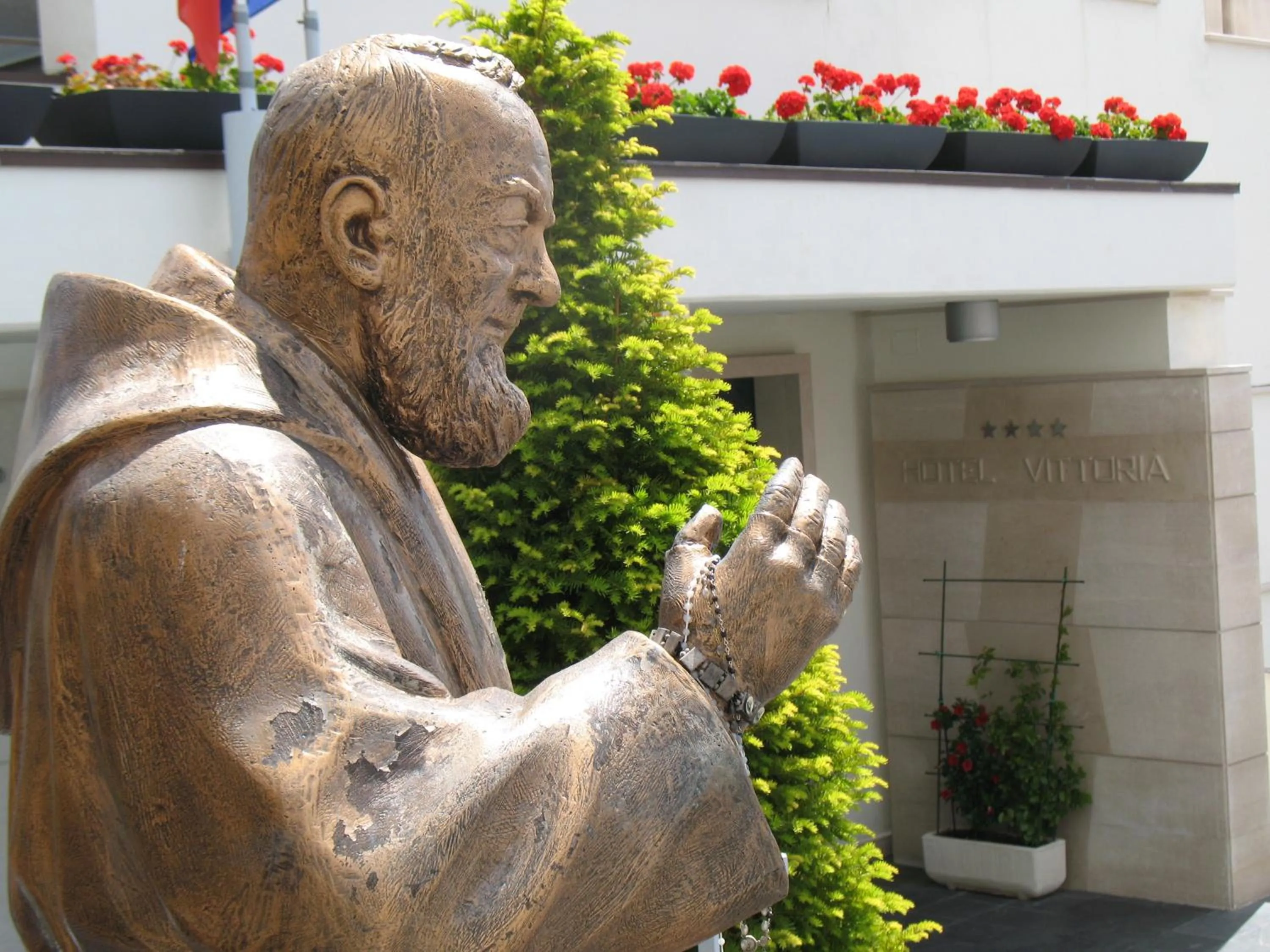 Facade/entrance in Hotel Vittoria