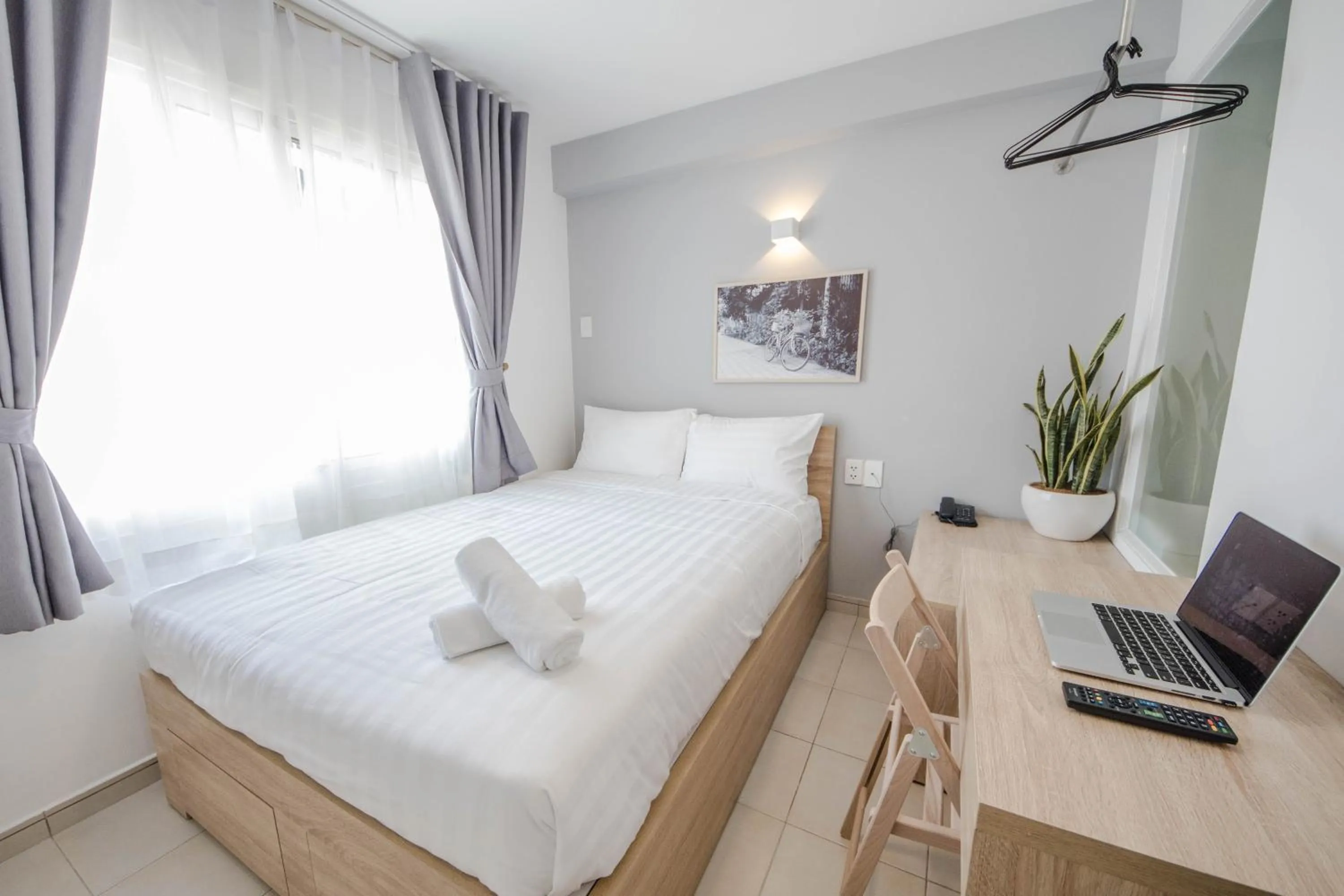 Photo of the whole room, Bed in Common Inn Thao Dien