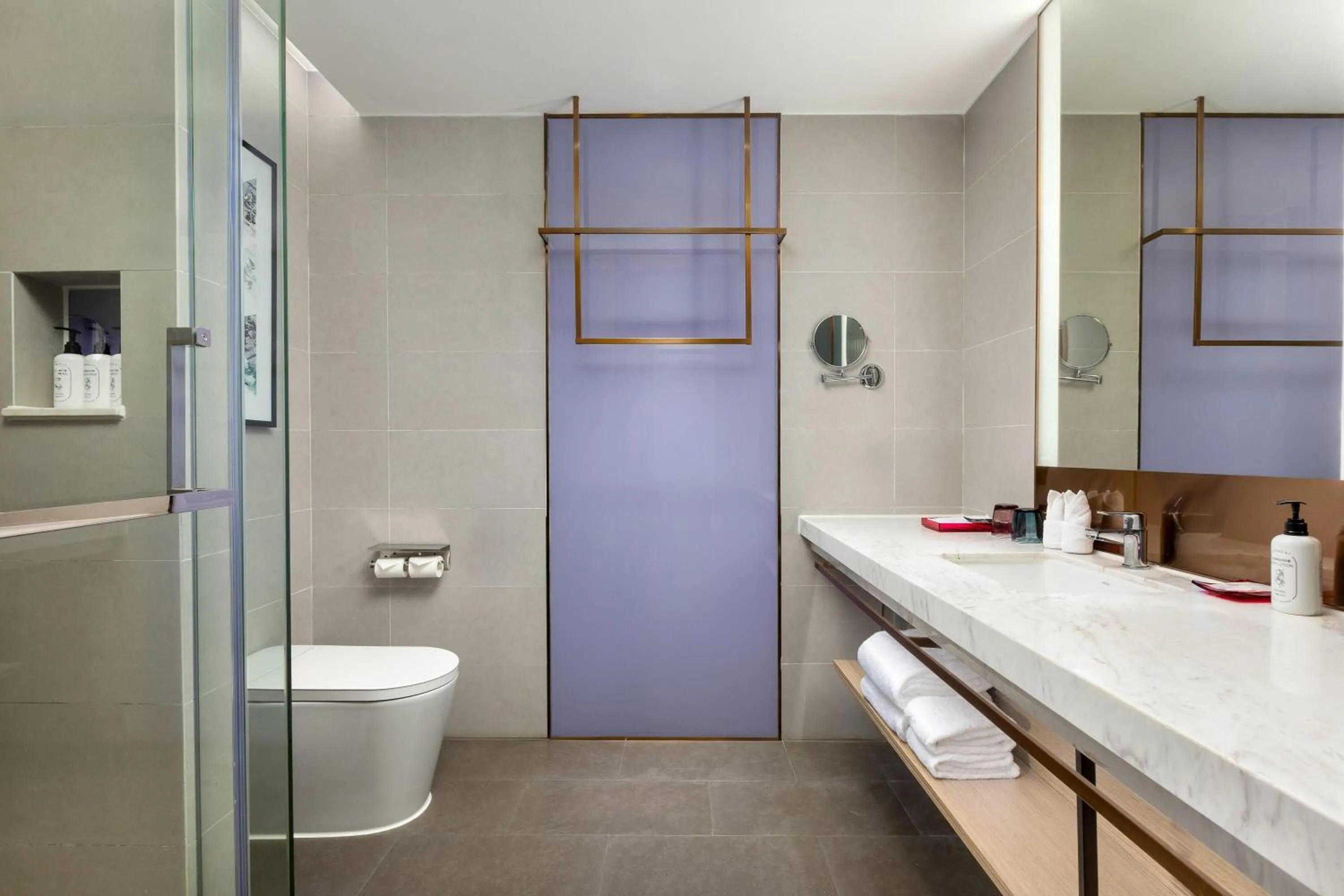 Bathroom in Days Hotel by Wyndham Haikou Meilan Airport