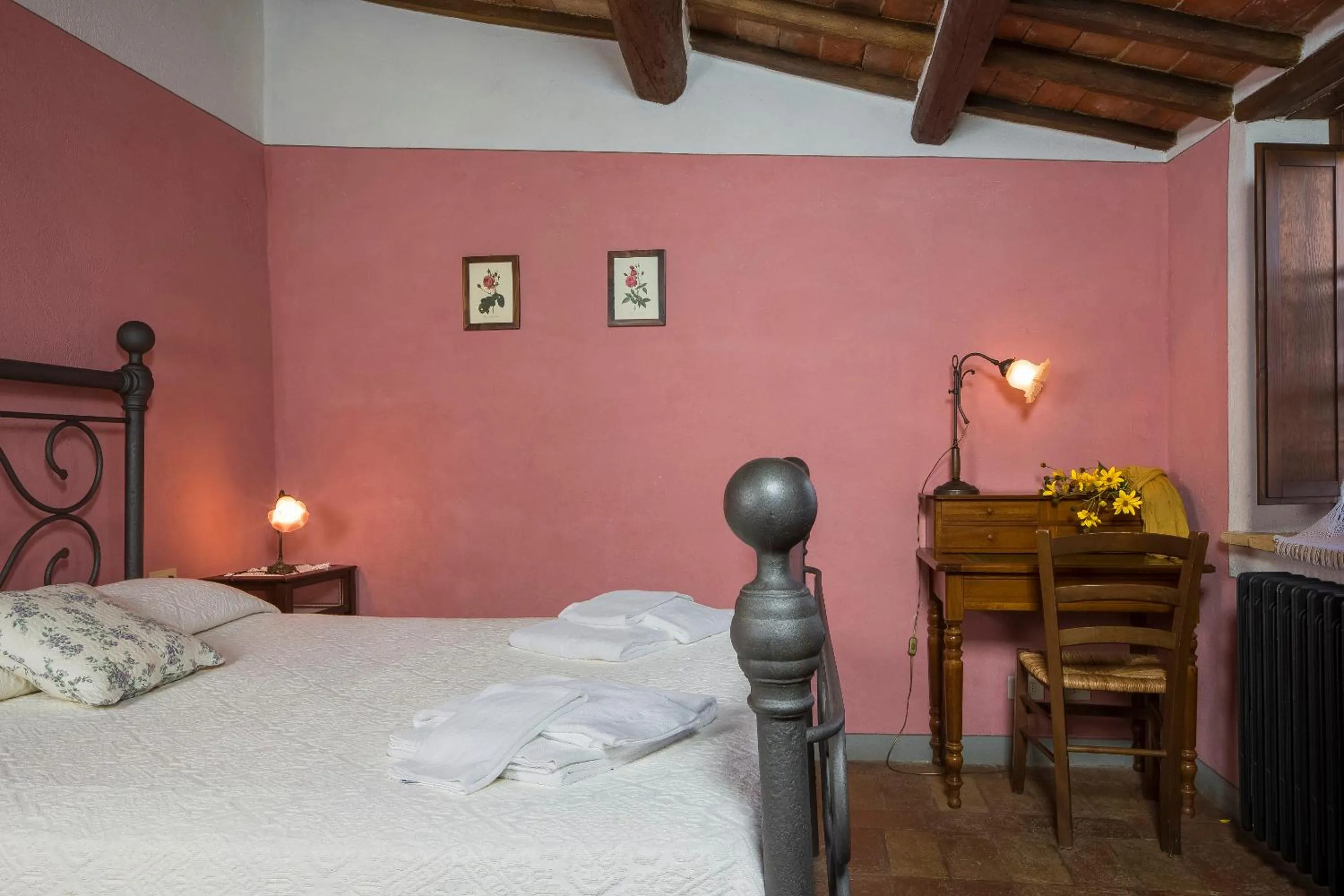 Bed in Podere La Casetta - Casa di Campagna