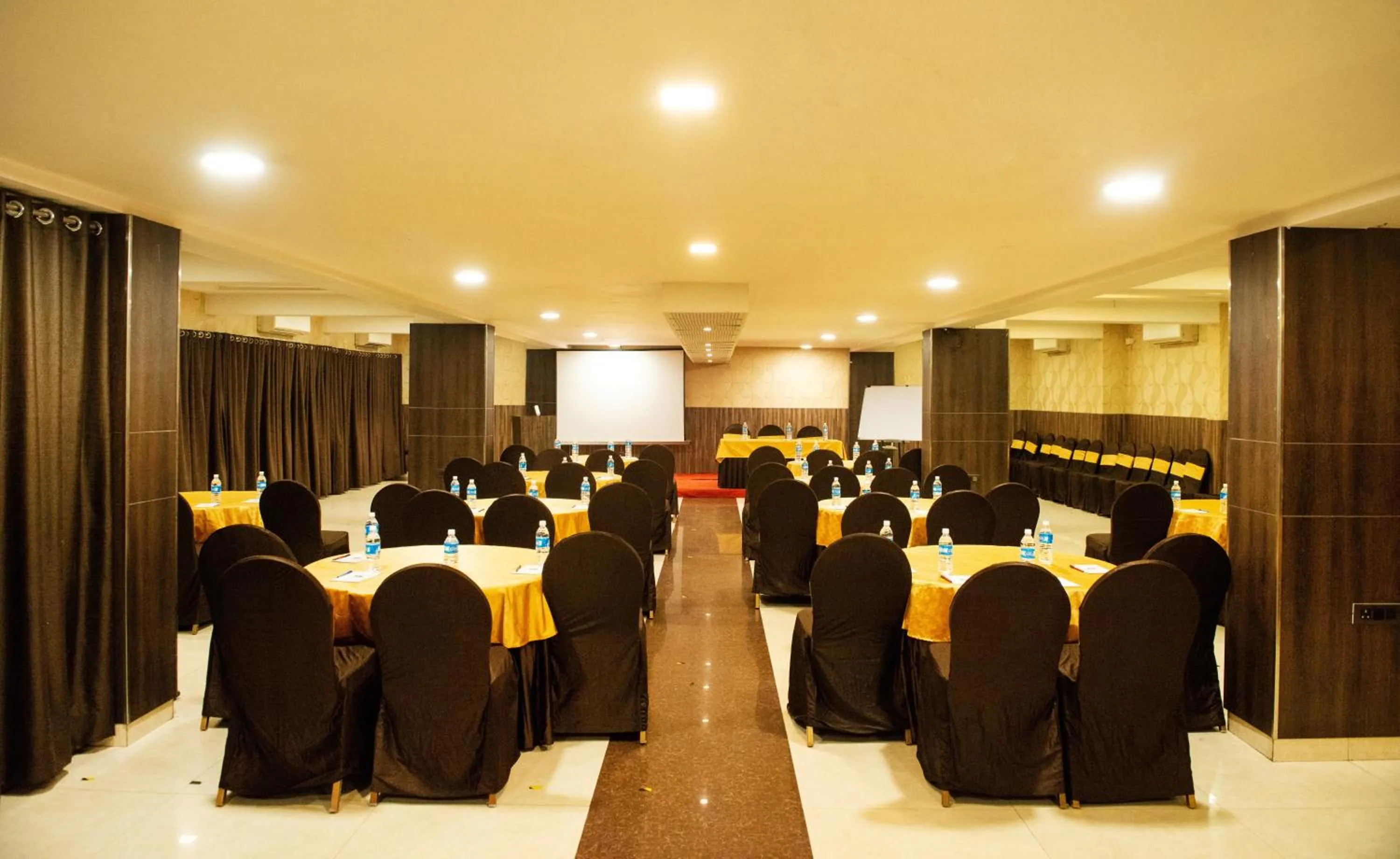 Meeting/conference room in Bangalore Gate Hotel & Conferences