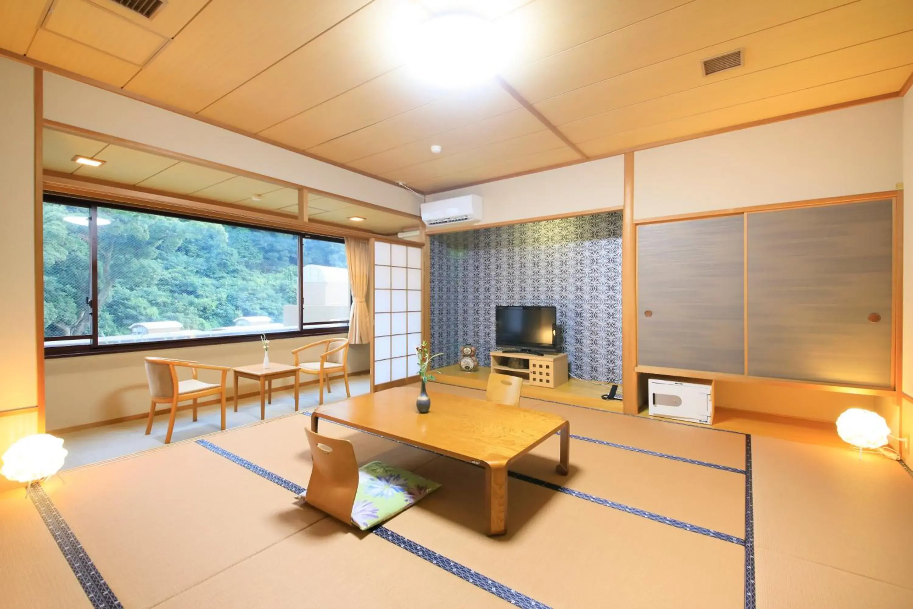 Japanese-Style Quadruple Room - single occupancy in Yutorelo Beppu Japanese-Style Quadruple Room - single occupancy in Yutorelo Beppu