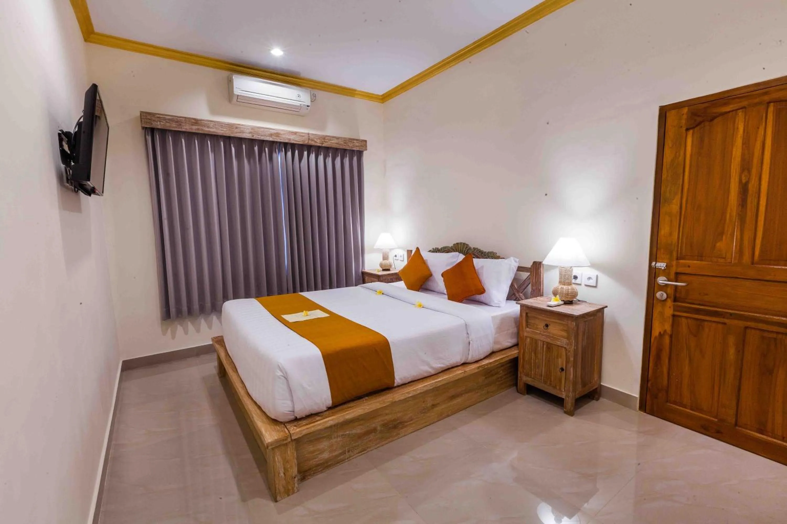 Photo of the whole room, Bed in Vimala Ubud Hotel