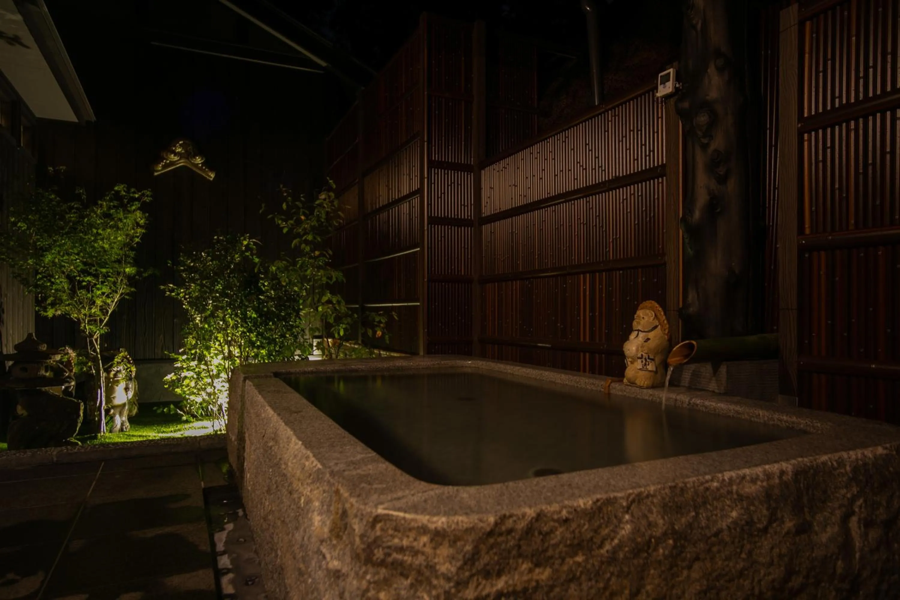 Open Air Bath in Yufuin Lamp no Yado