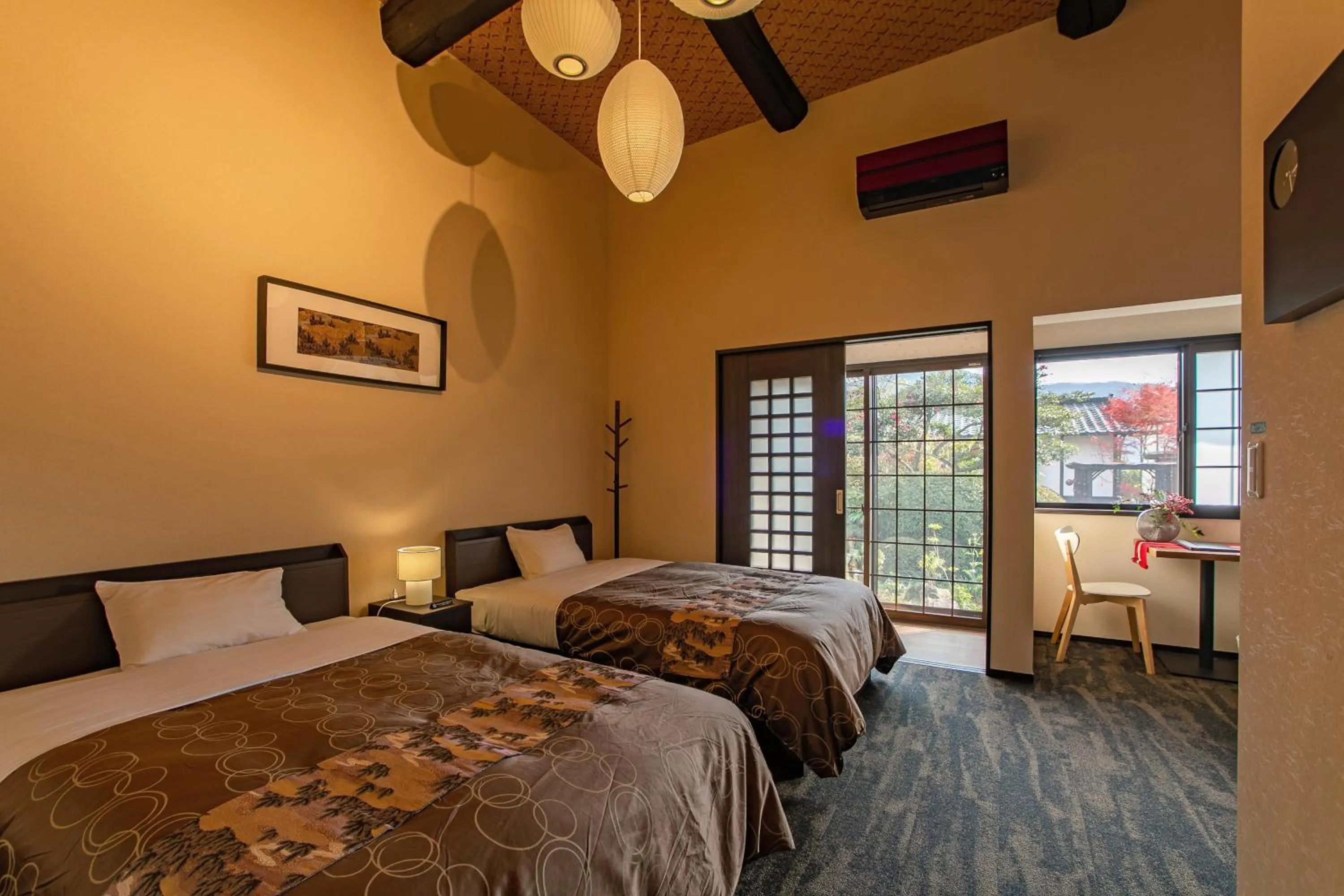 Bed in Yufuin Lamp no Yado