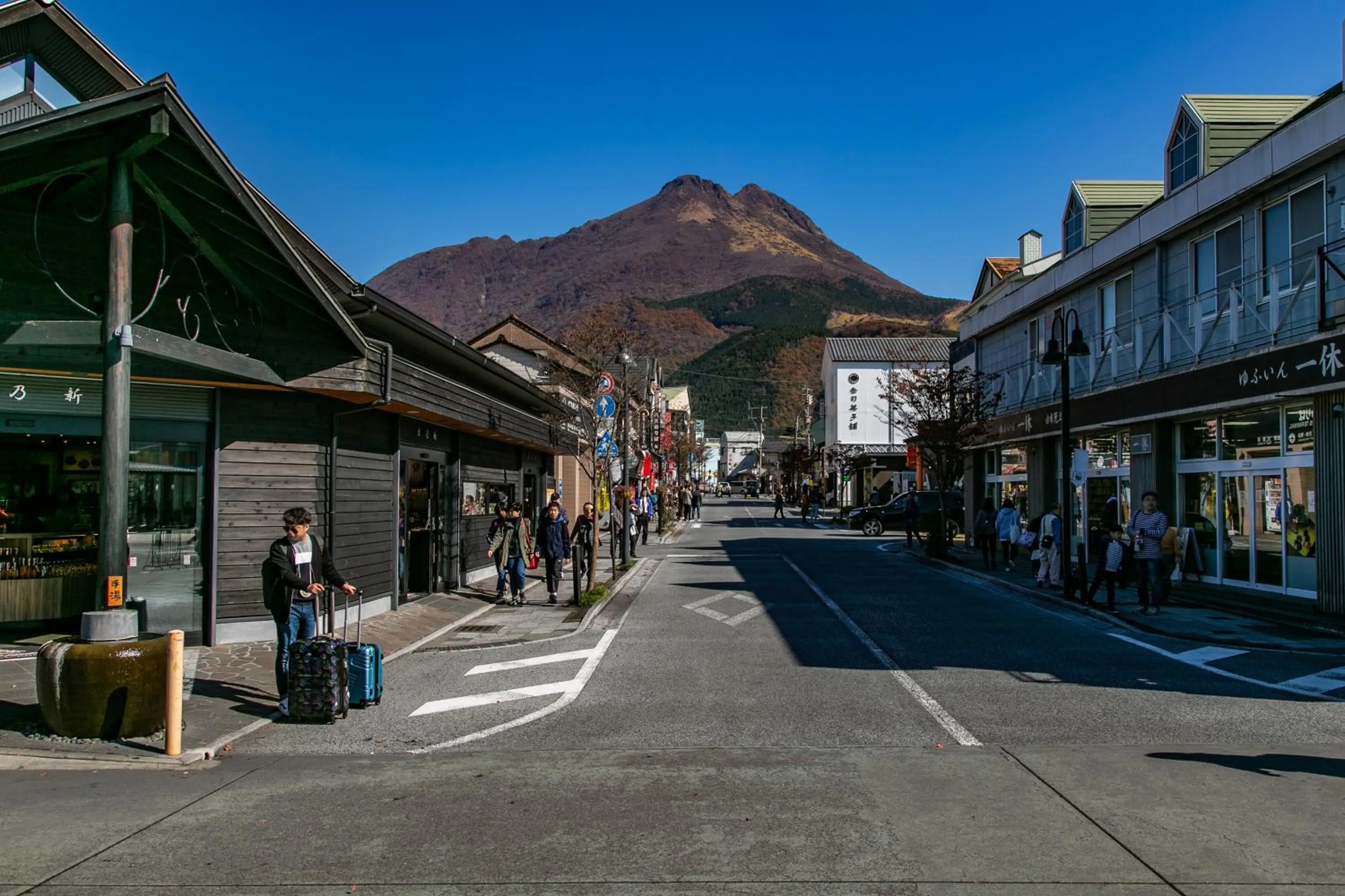 Neighbourhood in Yufuin Lamp no Yado