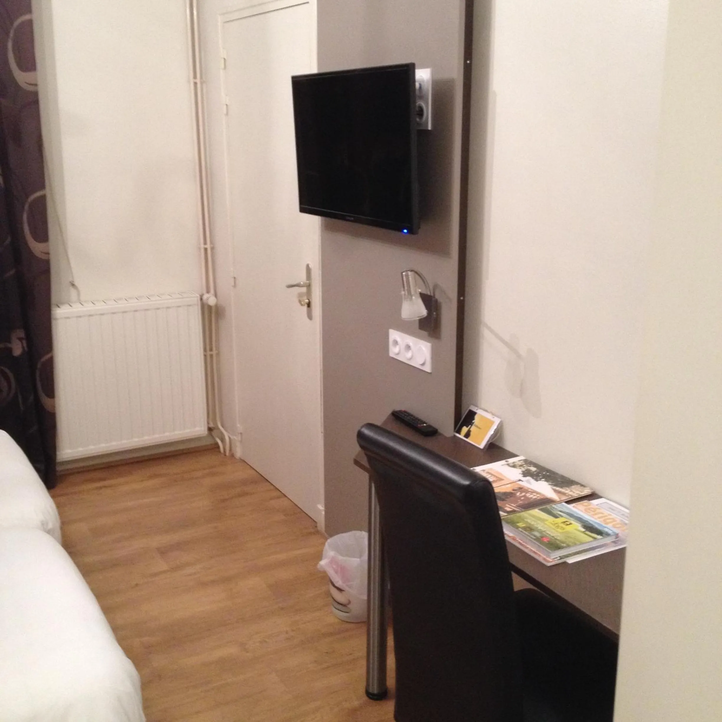 Bedroom in Logis Hôtel Restaurant La Bastide