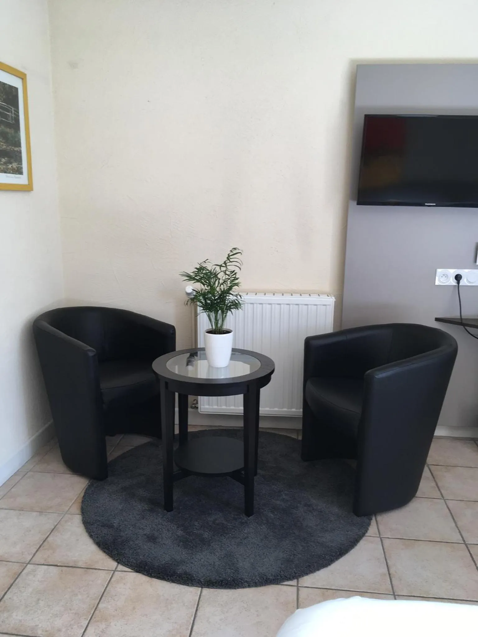 Decorative detail in Logis Hôtel Restaurant La Bastide