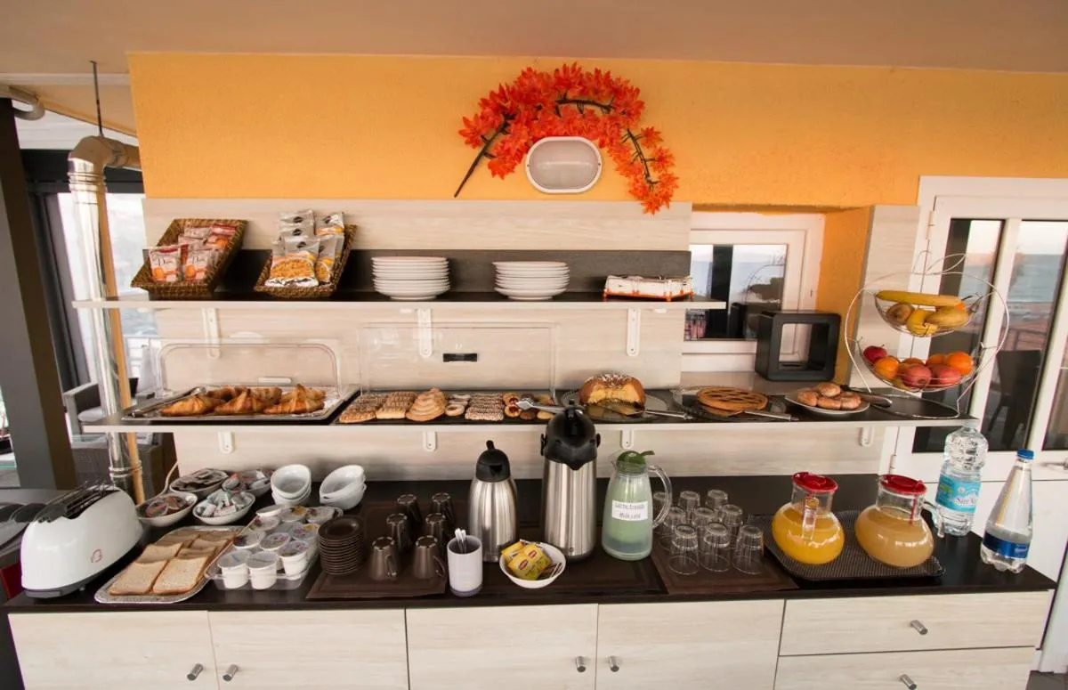 Buffet breakfast in Villa Le Logge