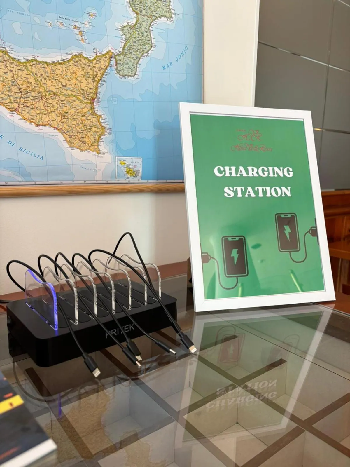 Text overlay in Hotel Valle Rossa