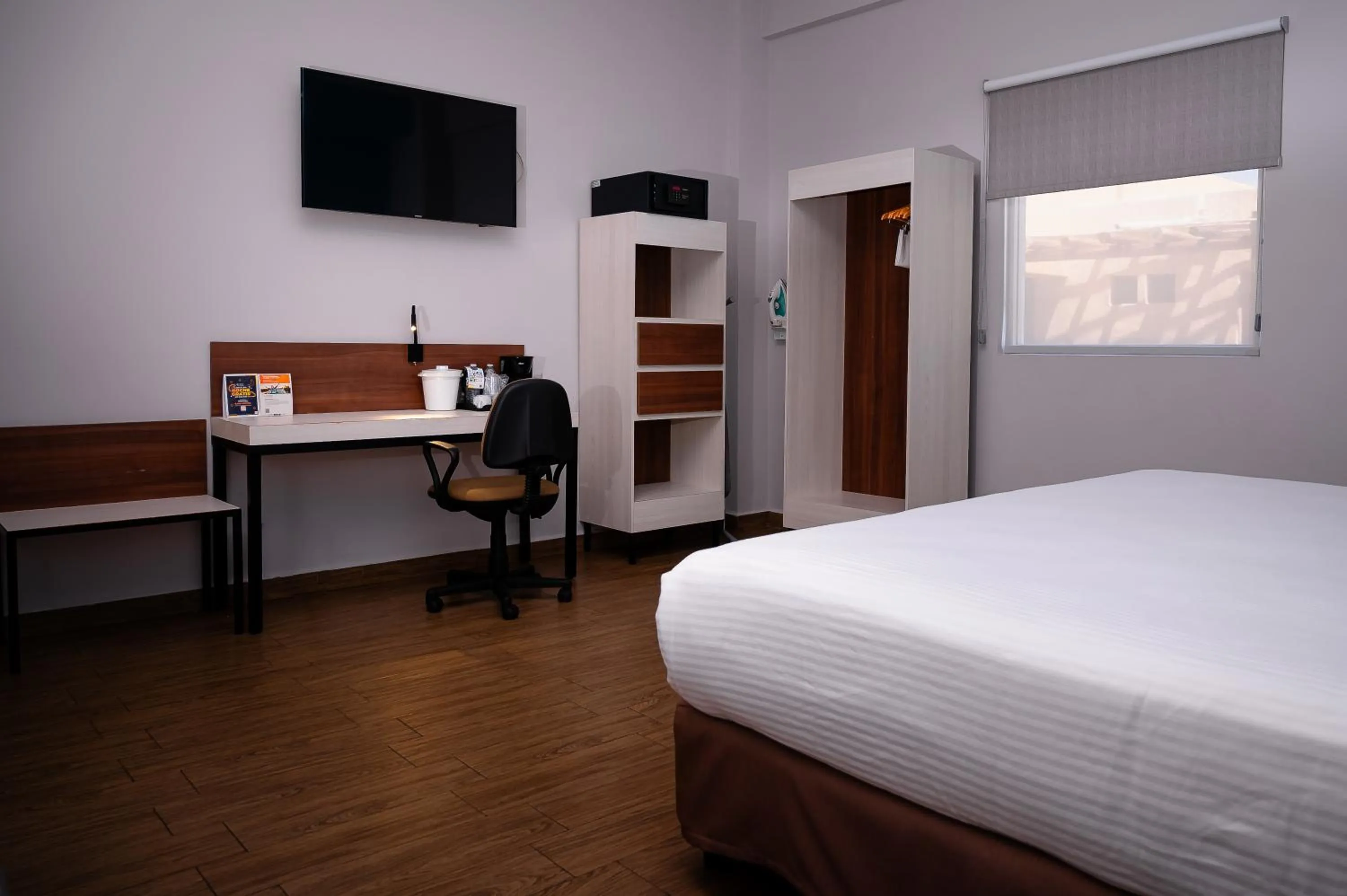 Photo of the whole room, Bed in Comfort Inn & Suites Los Cabos