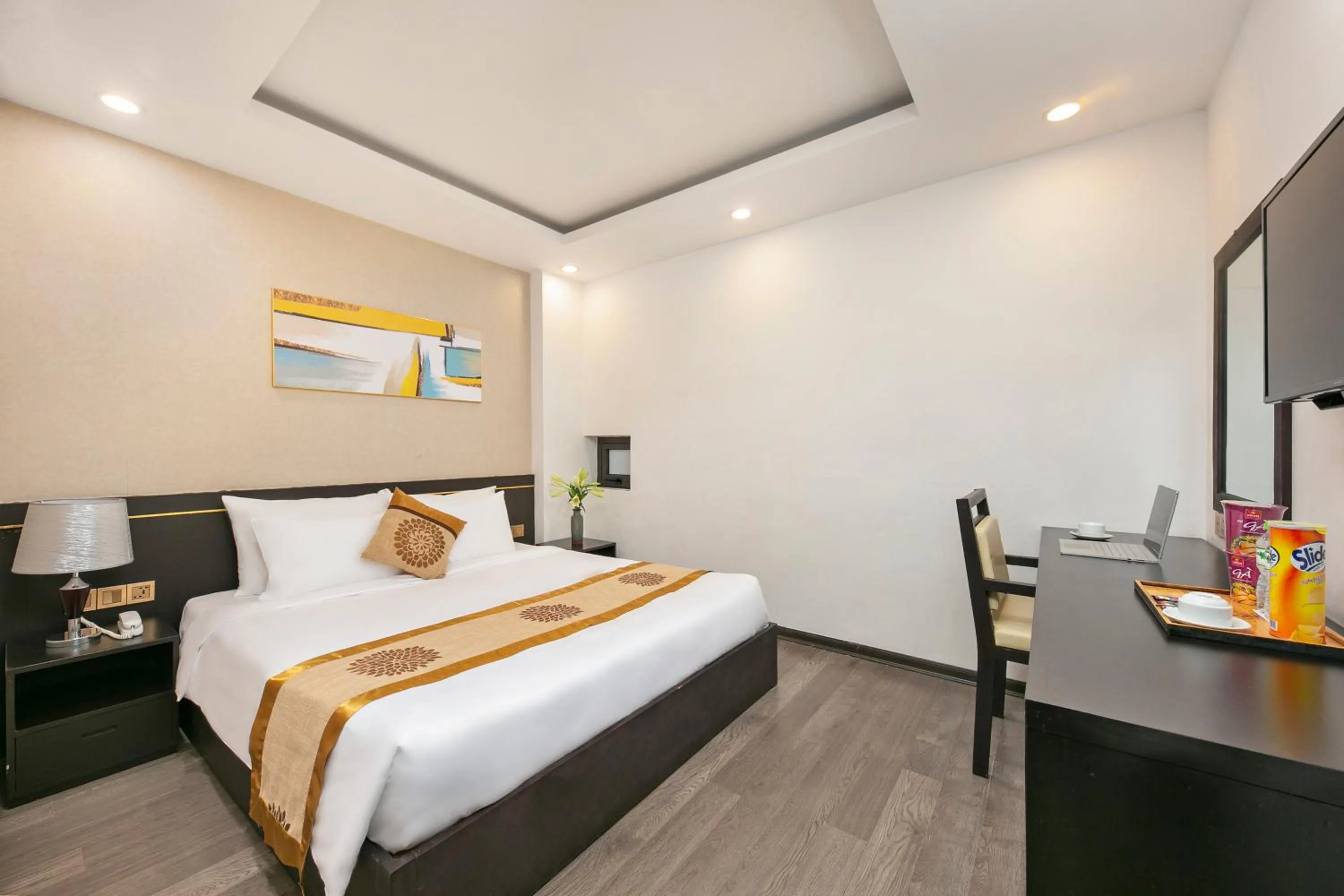 Photo of the whole room, Bed in Hanami Hotel Danang