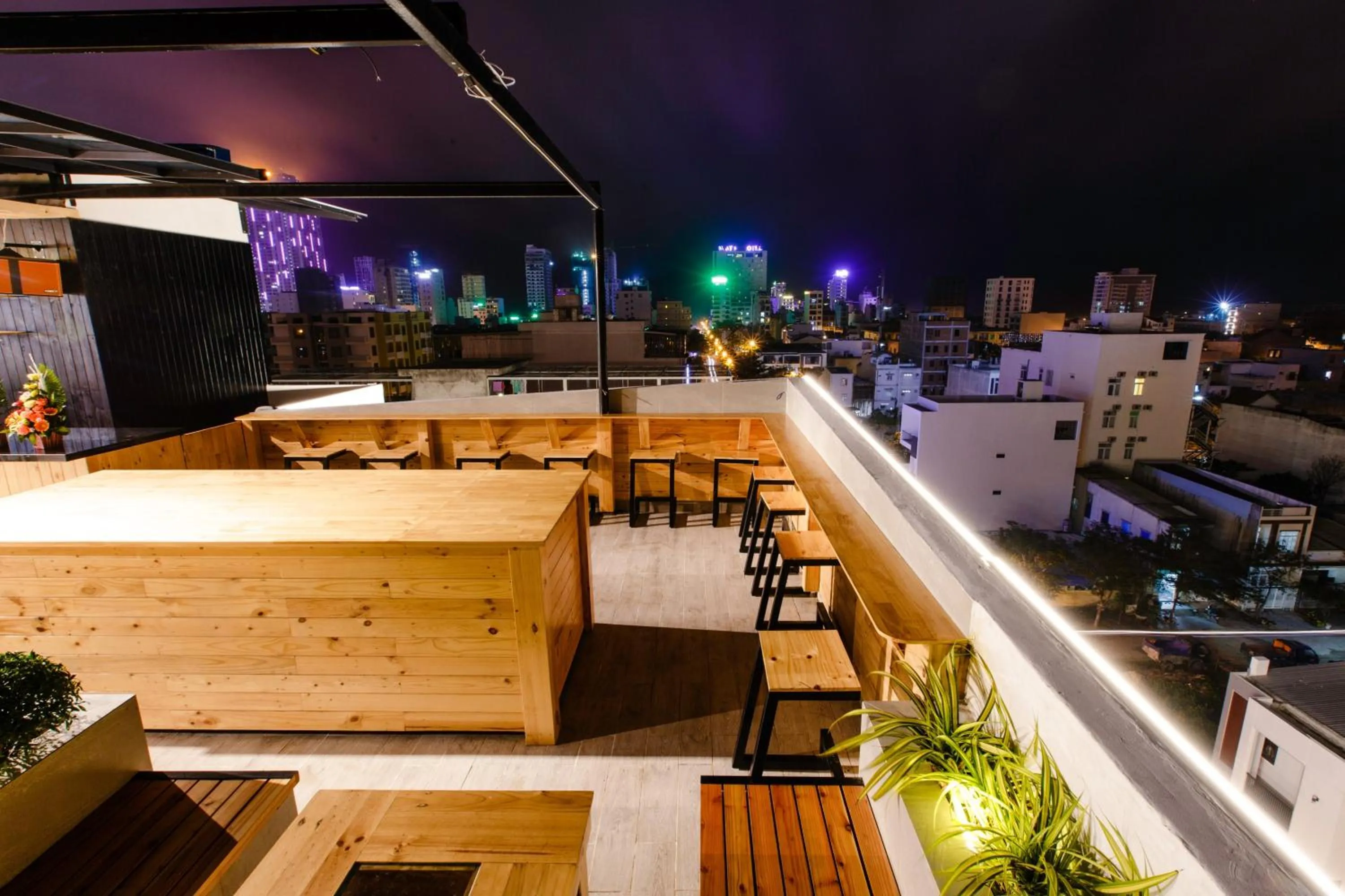 Restaurant/places to eat in Hanami Hotel Danang