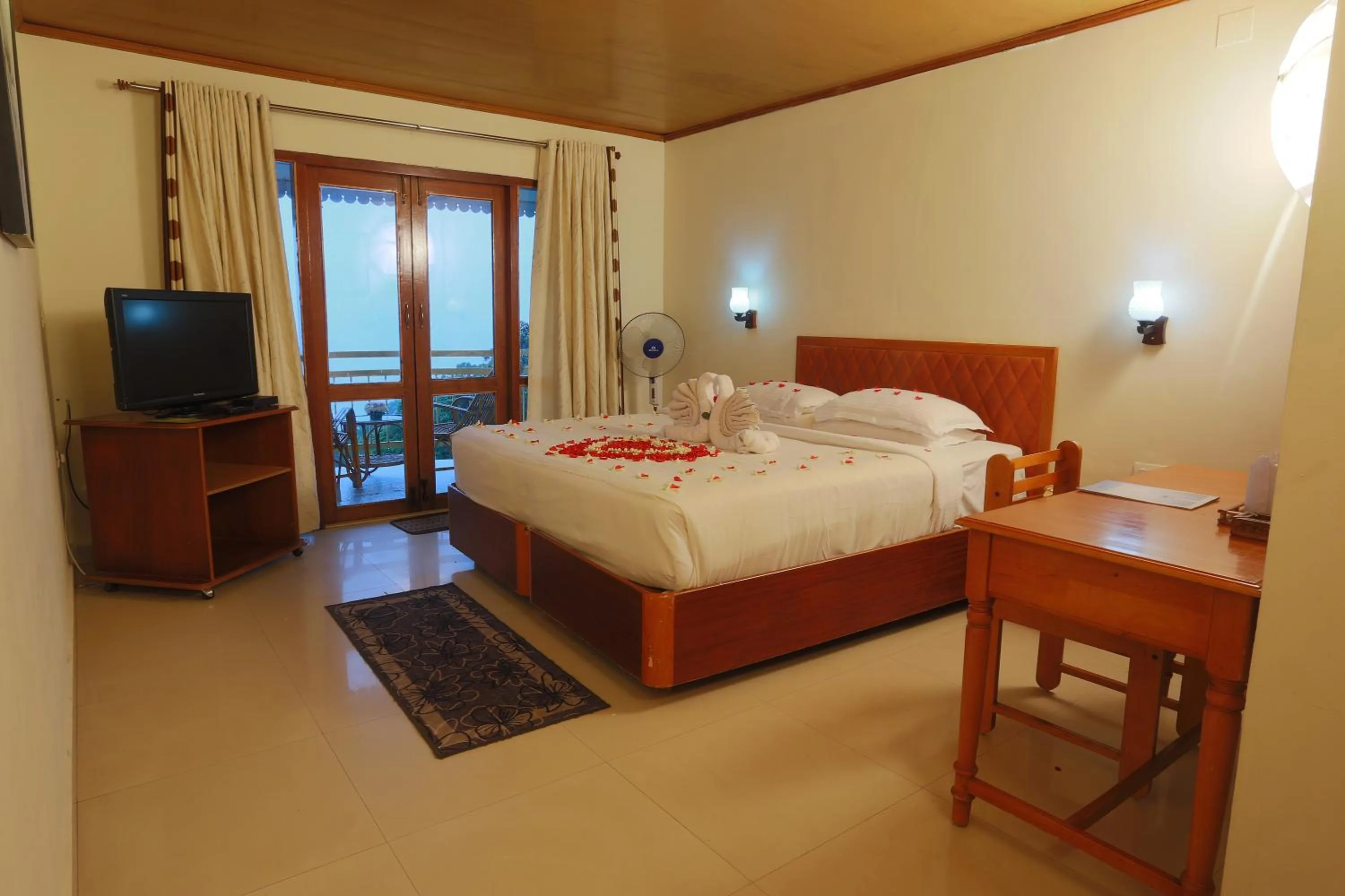 Bed in Deshadan Mountain Resort -The highest resort in Munnar