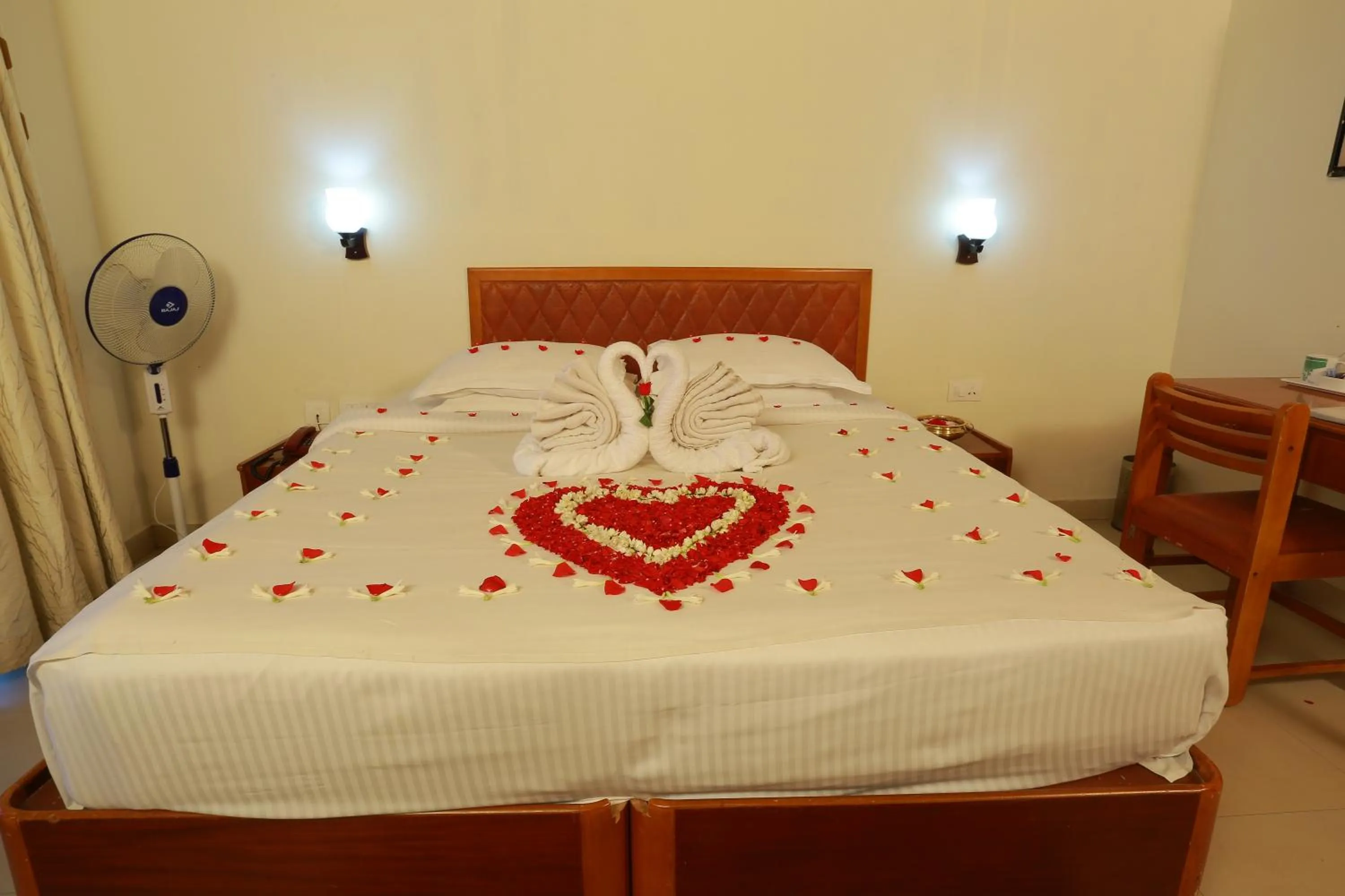 Bed in Deshadan Mountain Resort -The highest resort in Munnar
