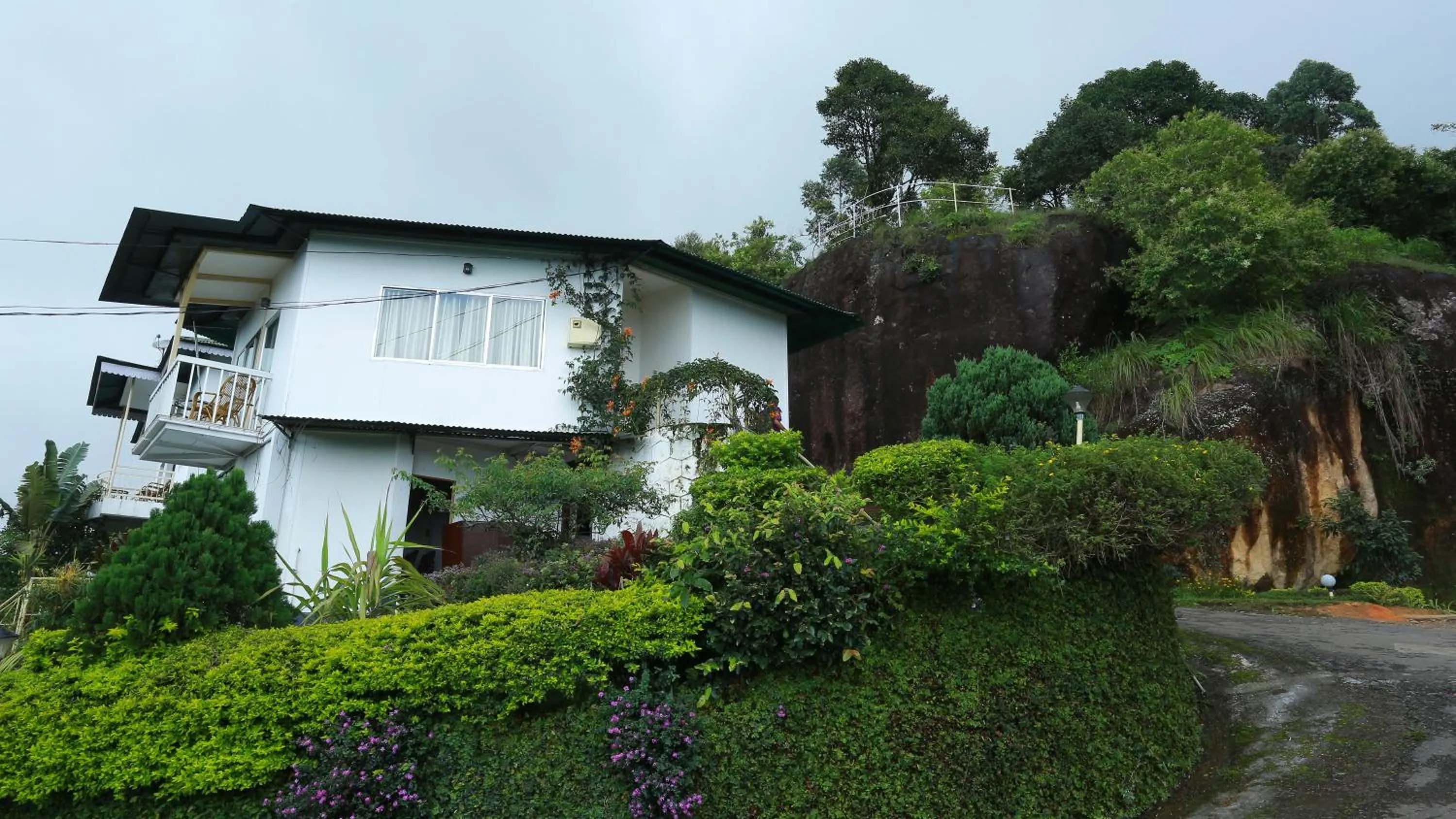 Deshadan Mountain Resort -The highest resort in Munnar