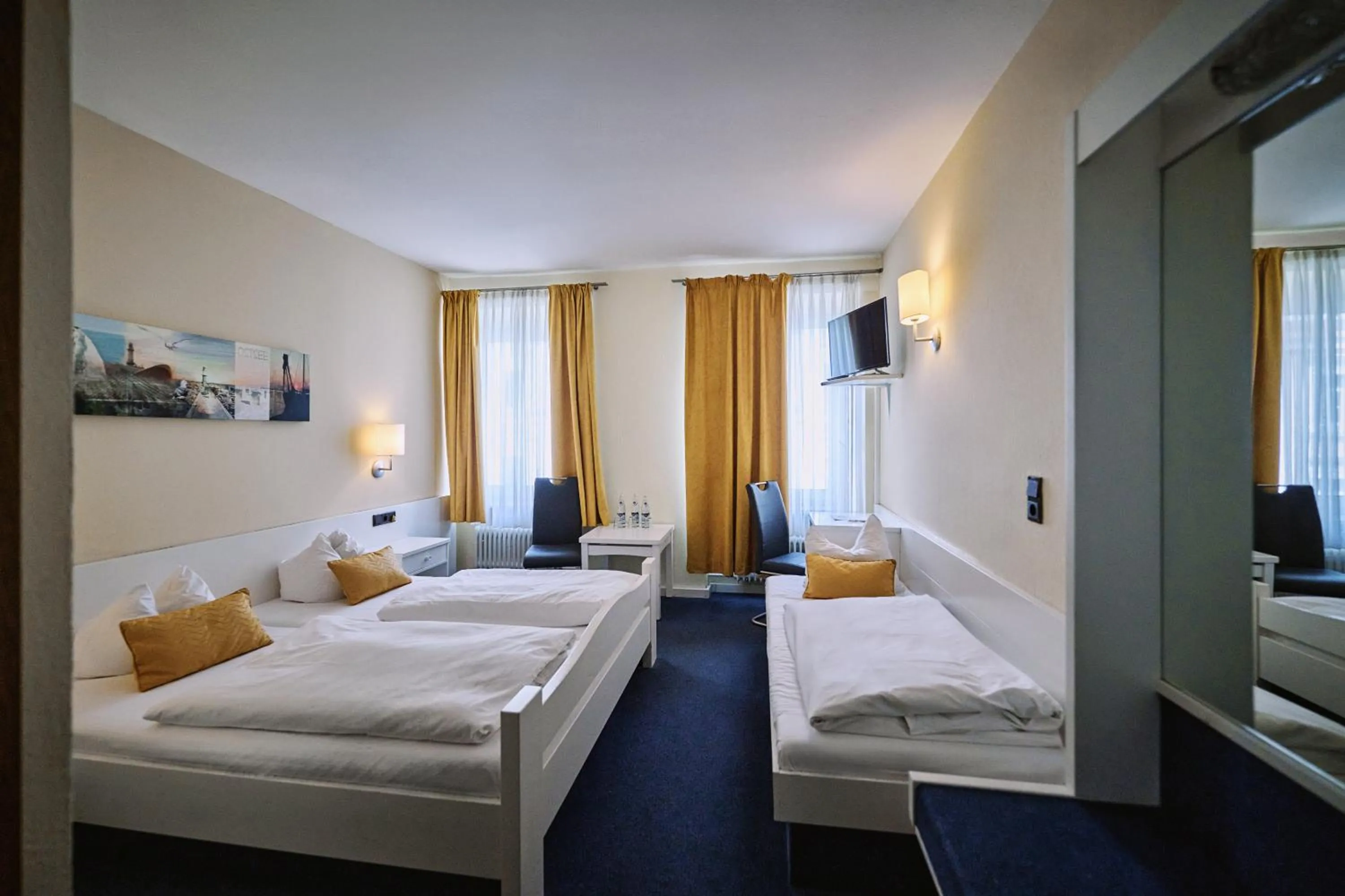 Bed in Herdegen Rooms - Self Check-in