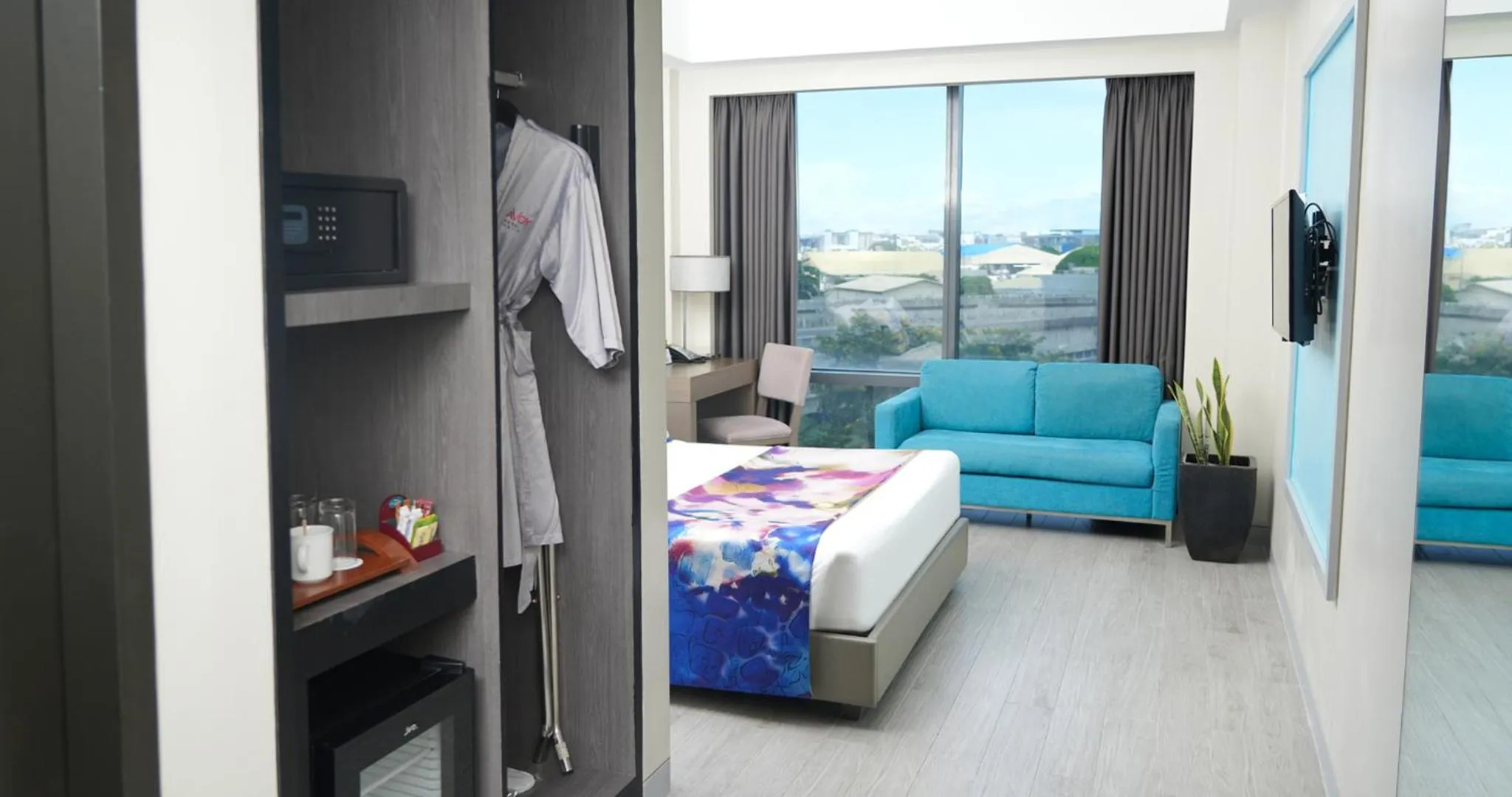 Bed in Savoy Hotel Manila near Airport NAIA Terminal 3 MNL