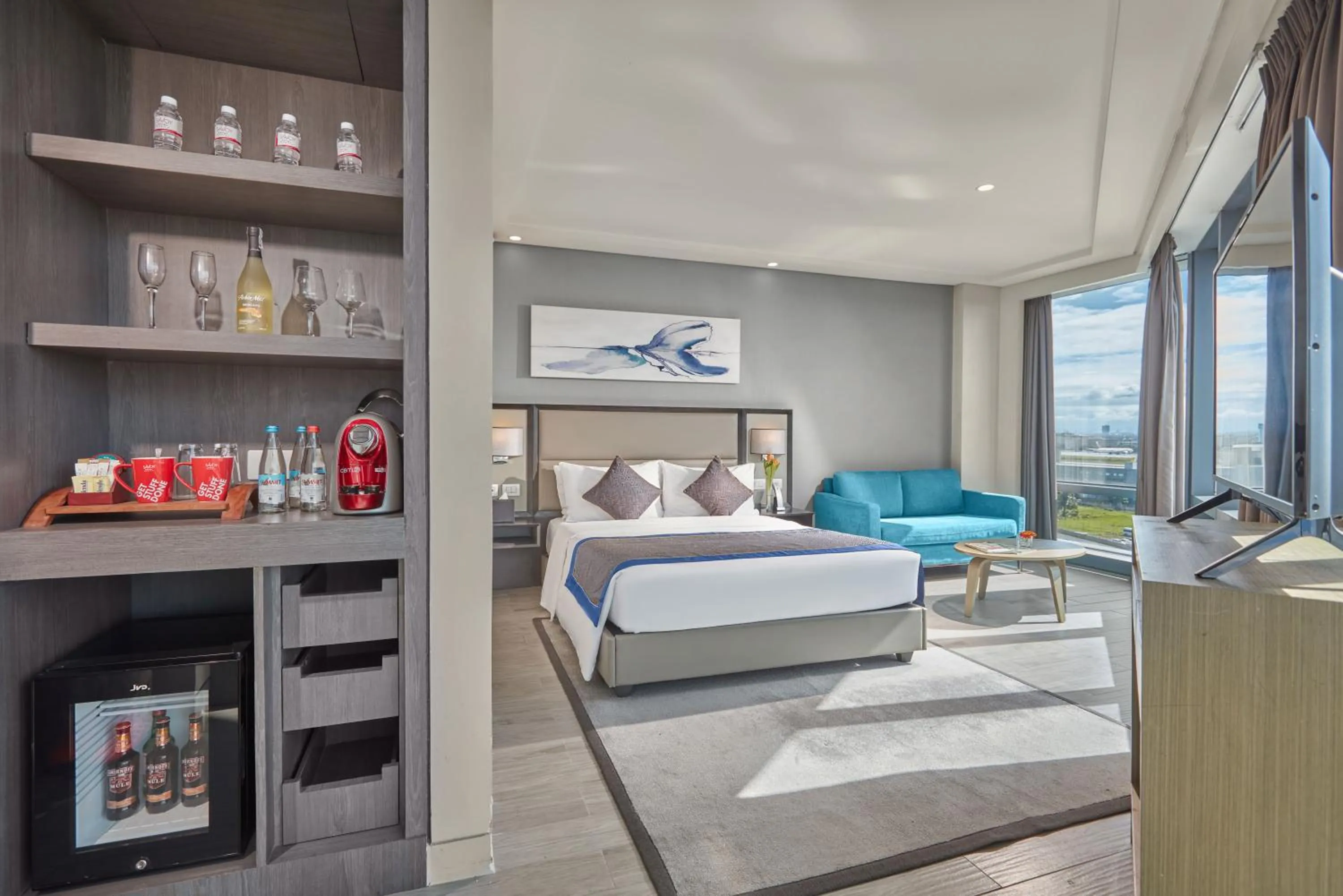 Bed in Savoy Hotel Manila near Airport NAIA Terminal 3 MNL