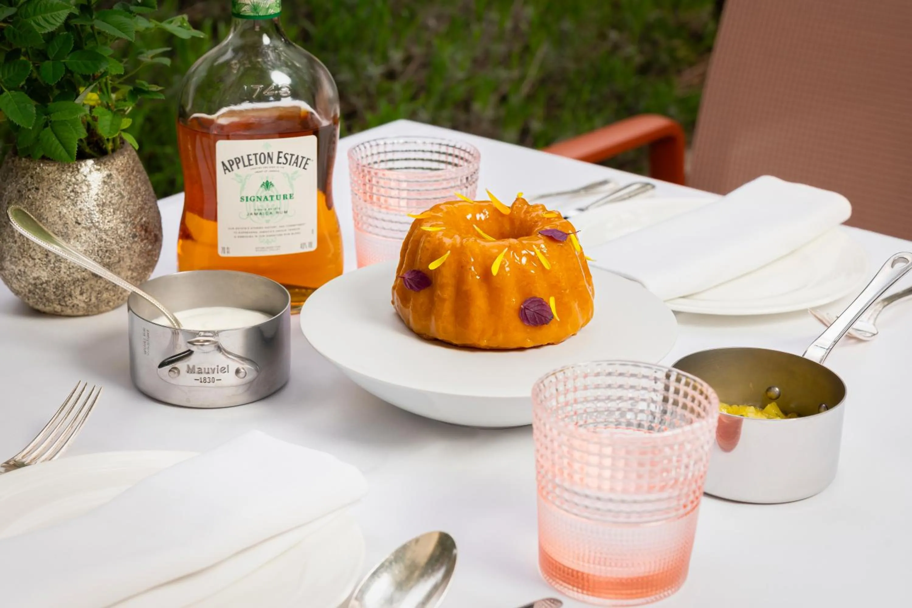 Restaurant/places to eat in Shangri-La Paris