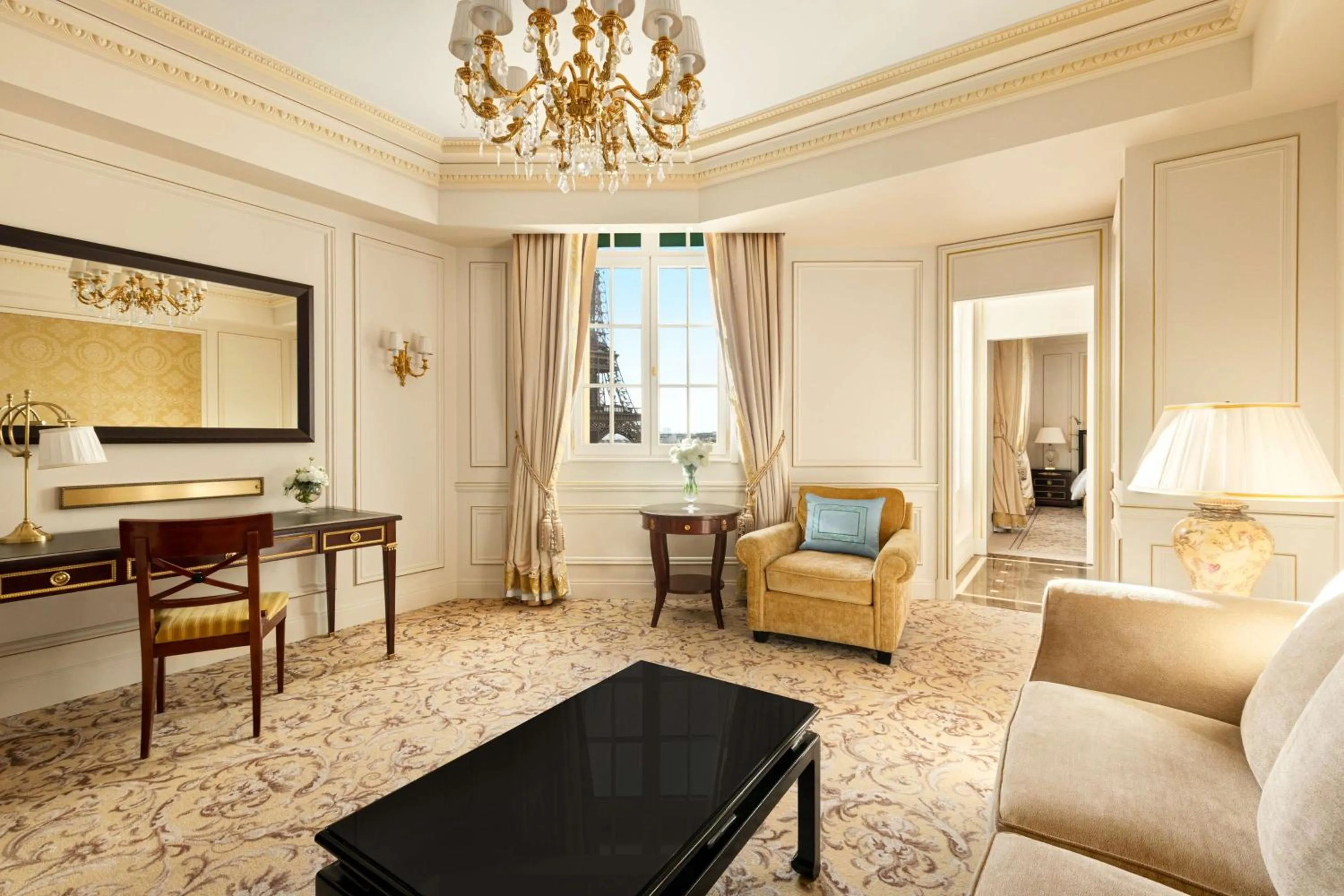 Photo of the whole room in Shangri-La Paris