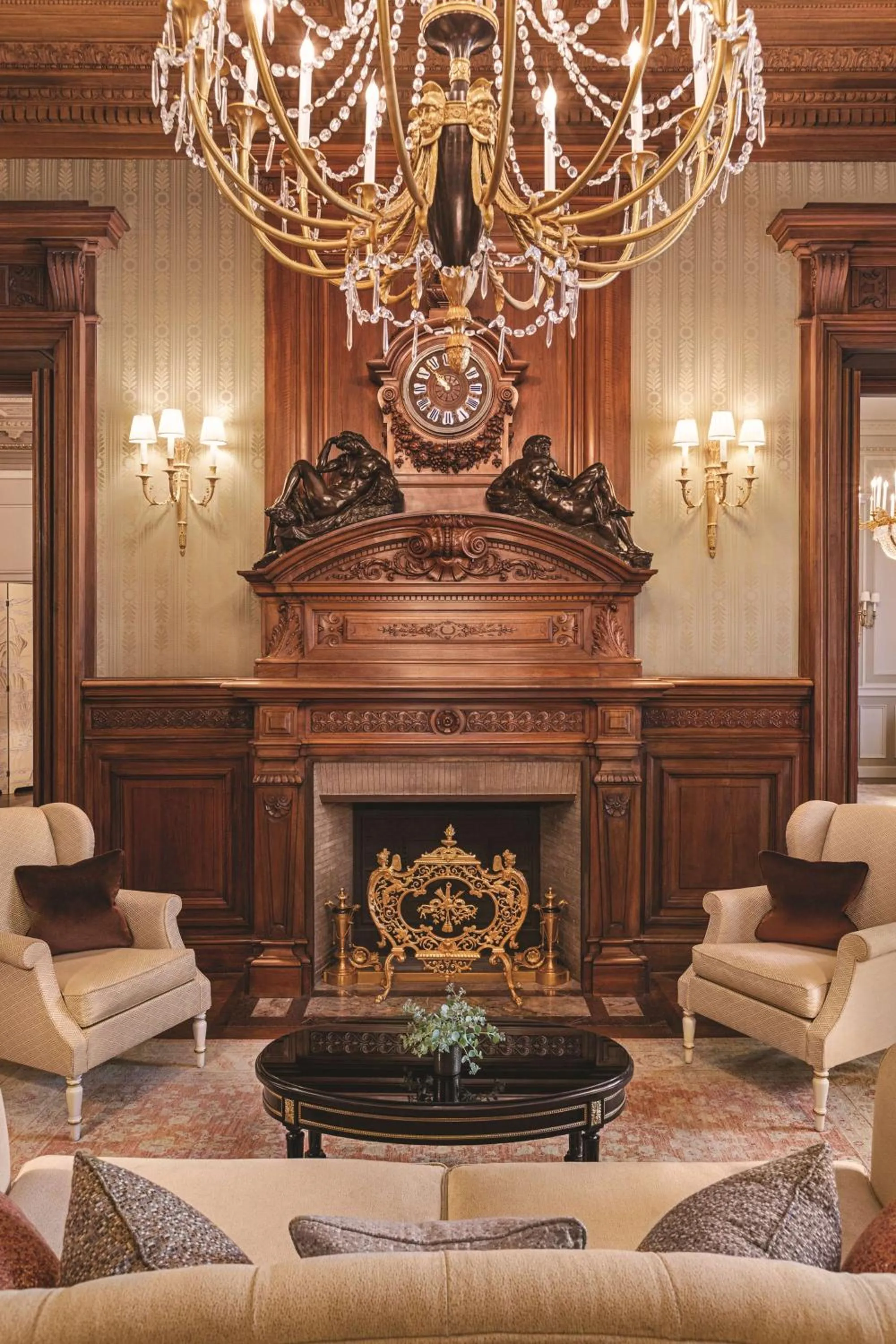 Lounge or bar in Shangri-La Paris