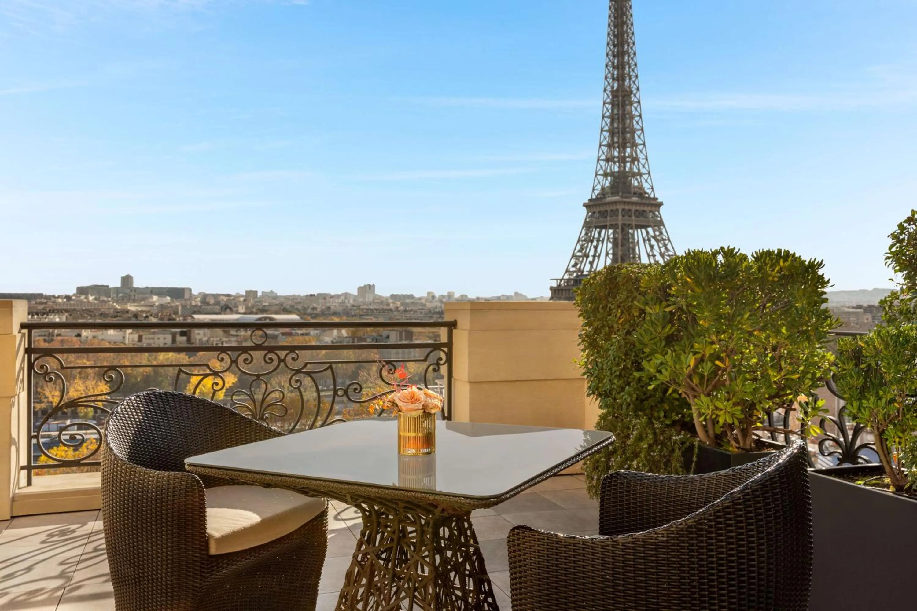 Photo of the whole room in Shangri-La Paris