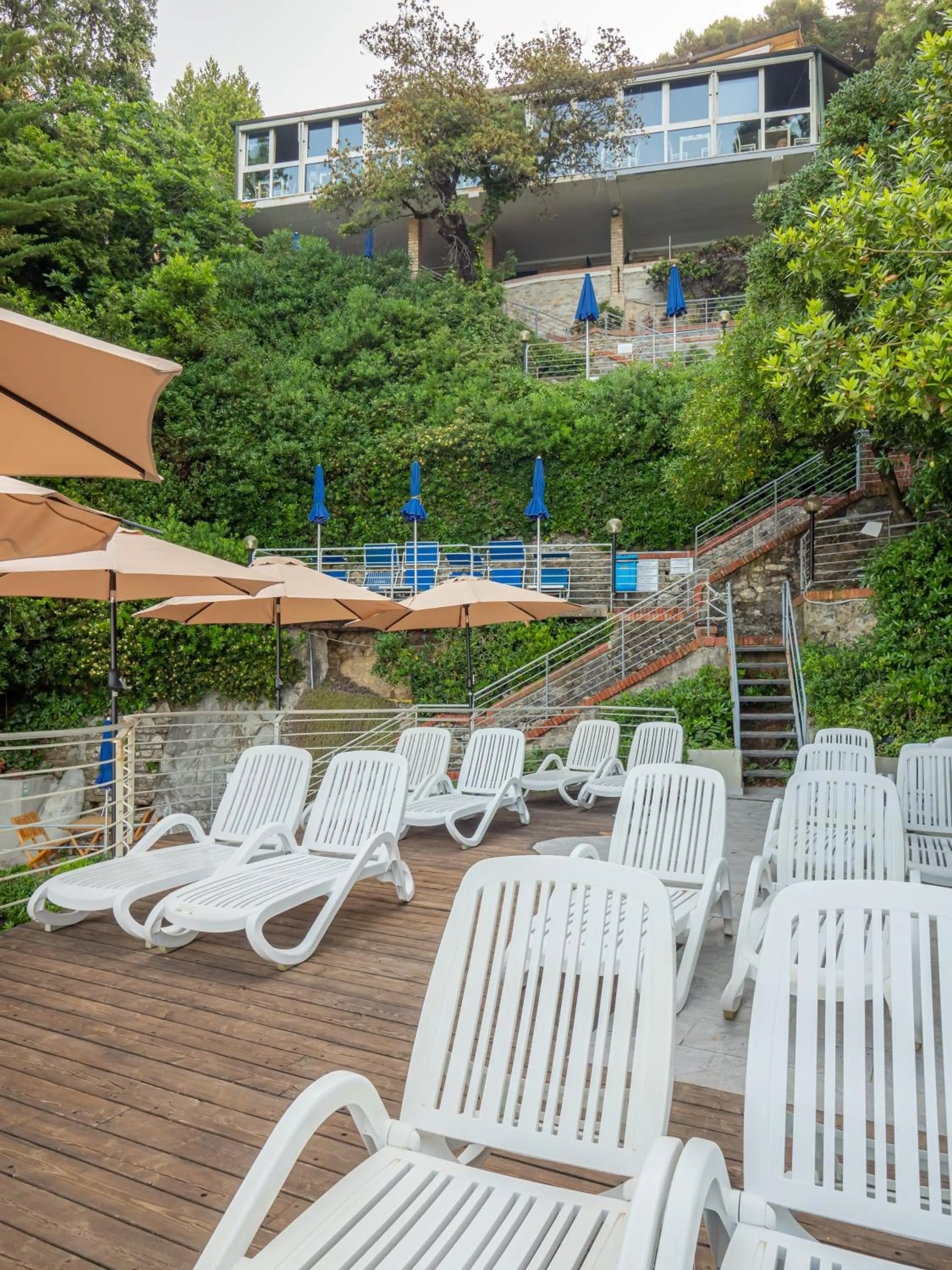 sunbed in Hotel Il Nido