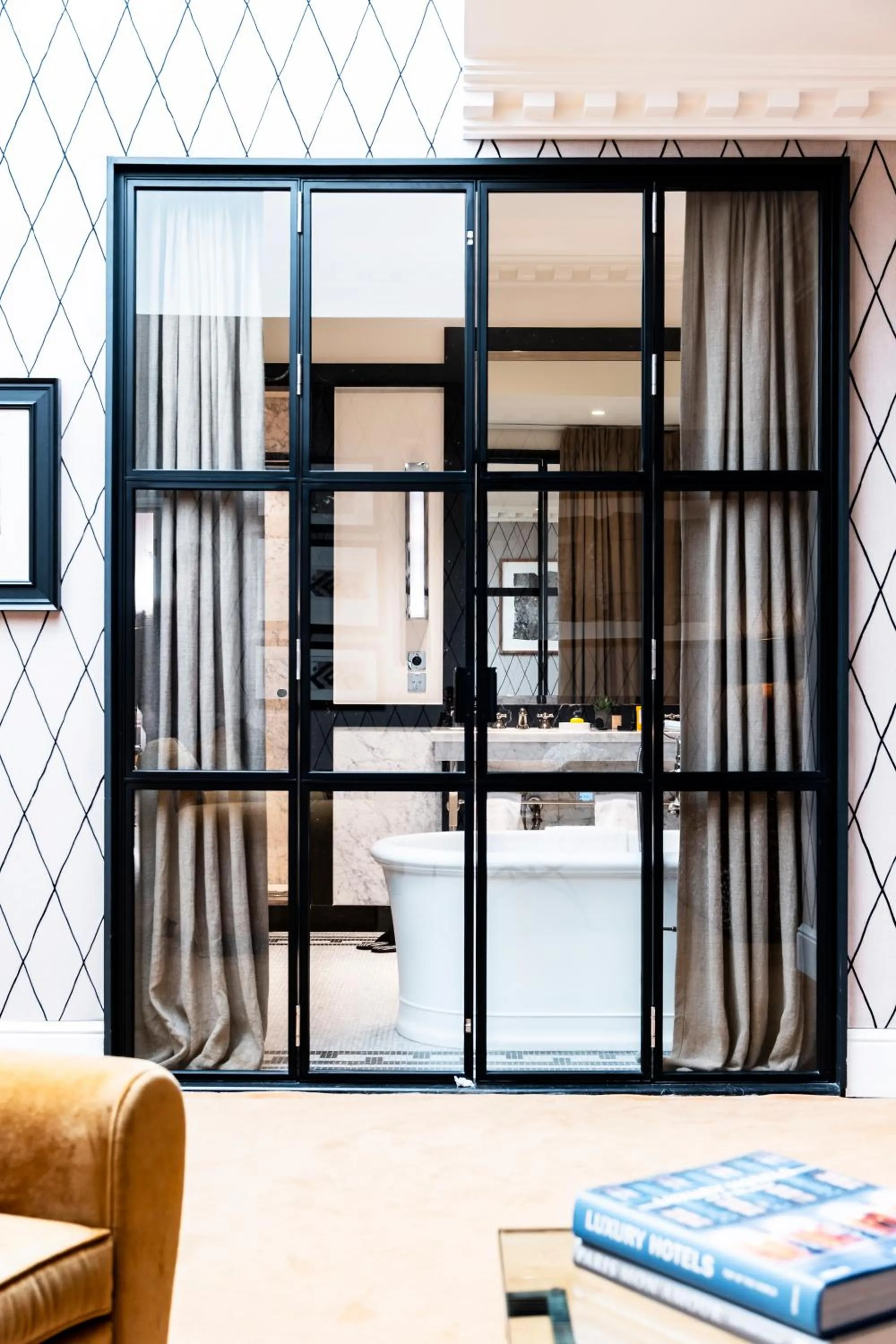 Hôtel de Berri Champs-Élysées, a Luxury Collection Hotel