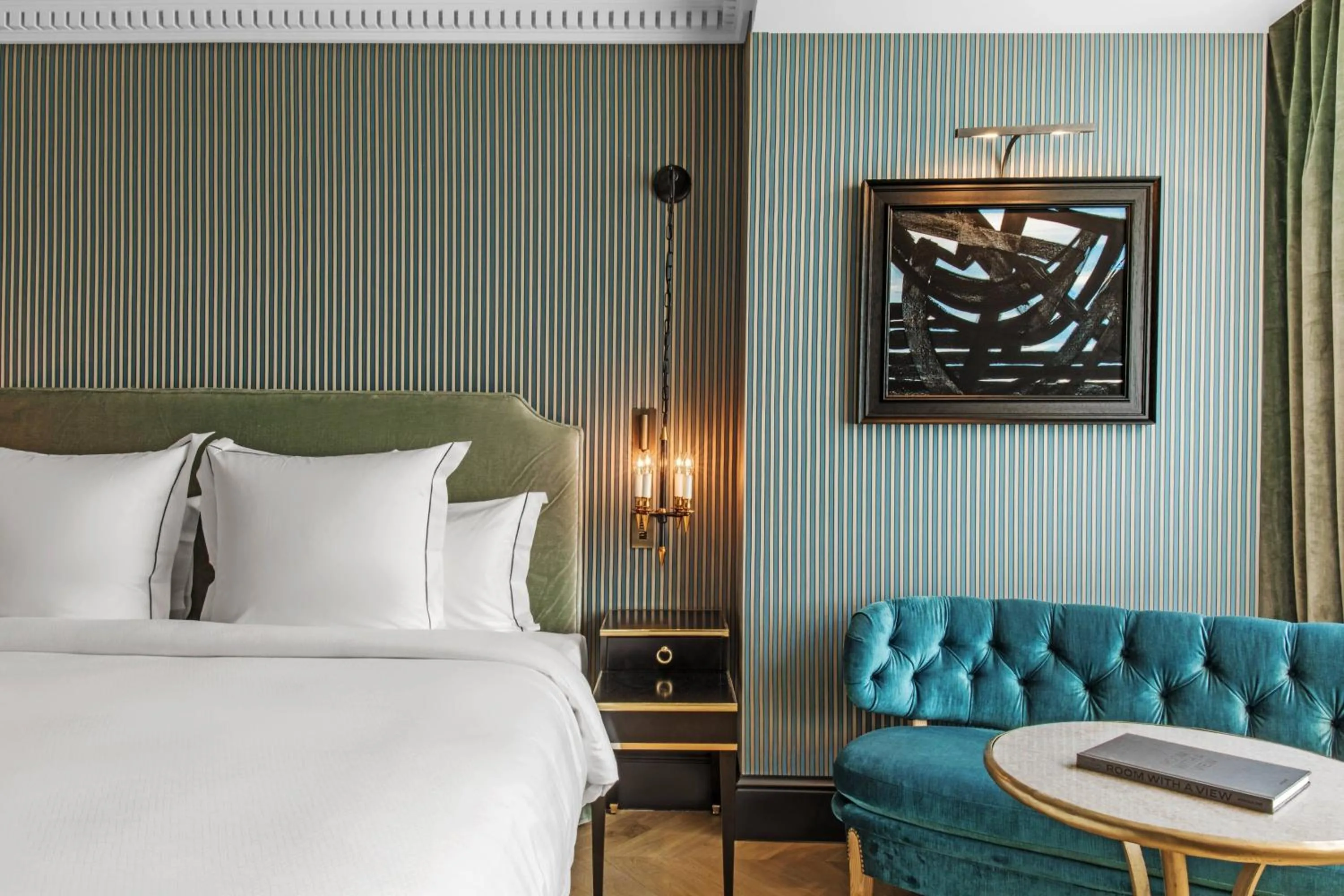 Photo of the whole room, Bed in Hôtel de Berri Champs-Élysées, a Luxury Collection Hotel